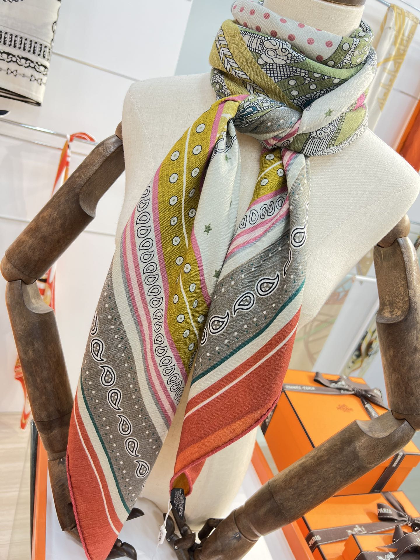 Большой двусторонний бархатный шарф Hermes - 140 см - 001