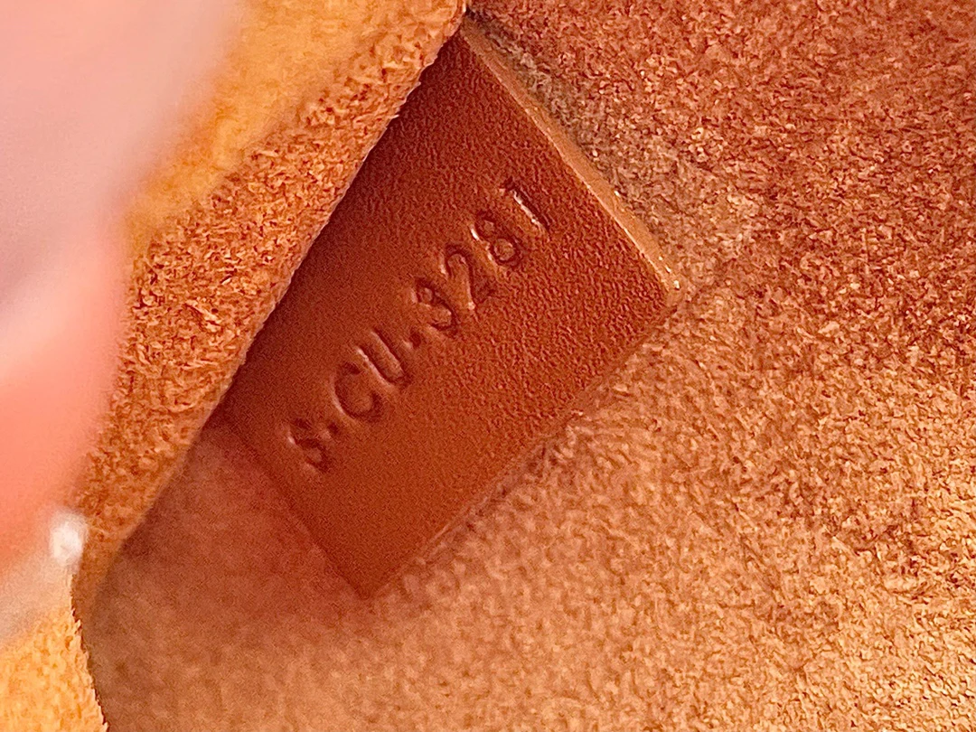 Celine-folco-cuir-triomphe-сумочка-3