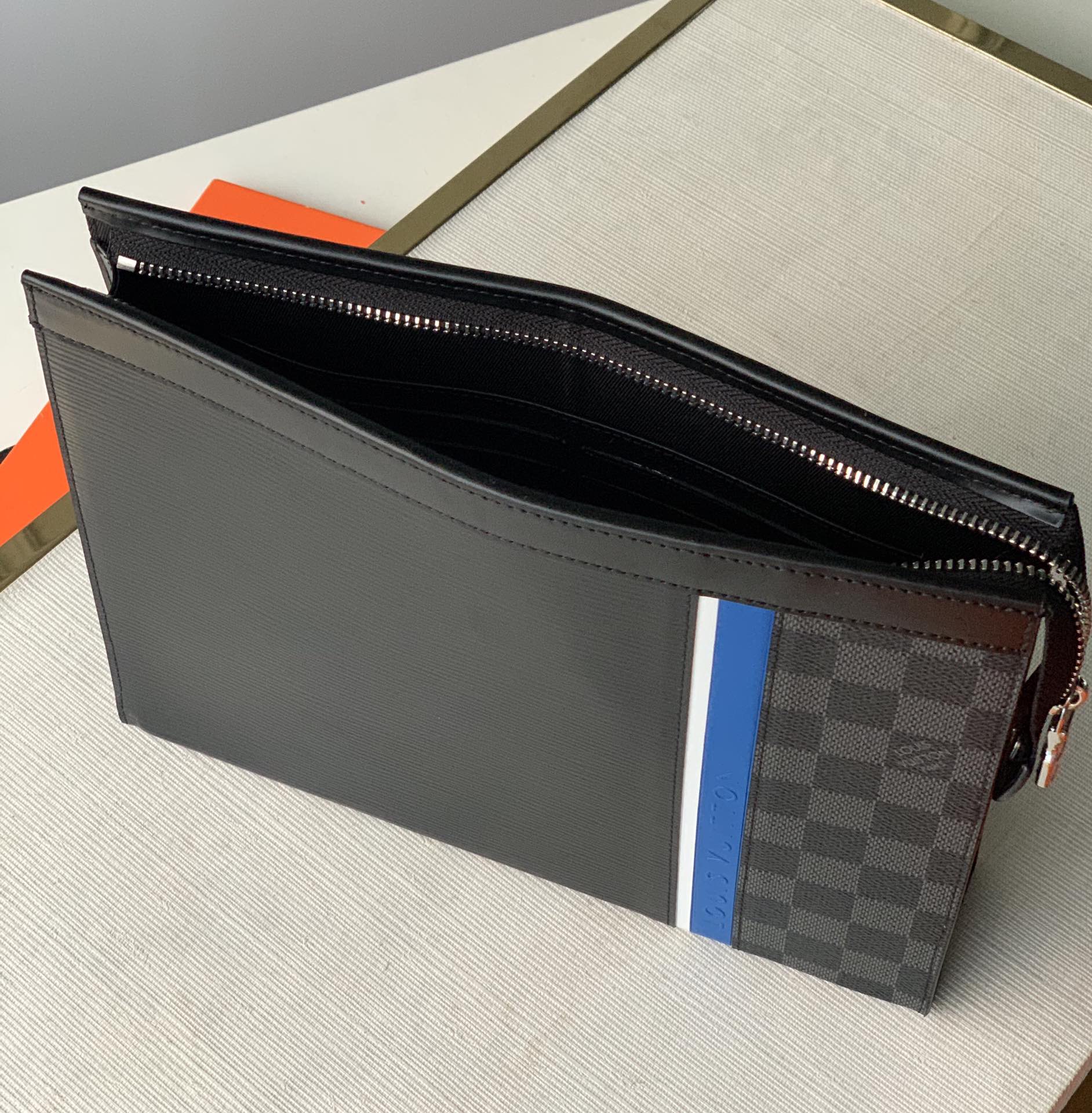 lv-m56872-pochette-voyage-средний клатч