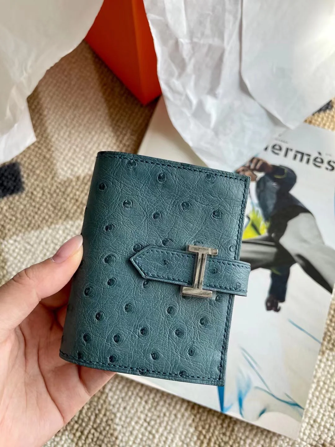 колода карт с изображением медведя Гермеса