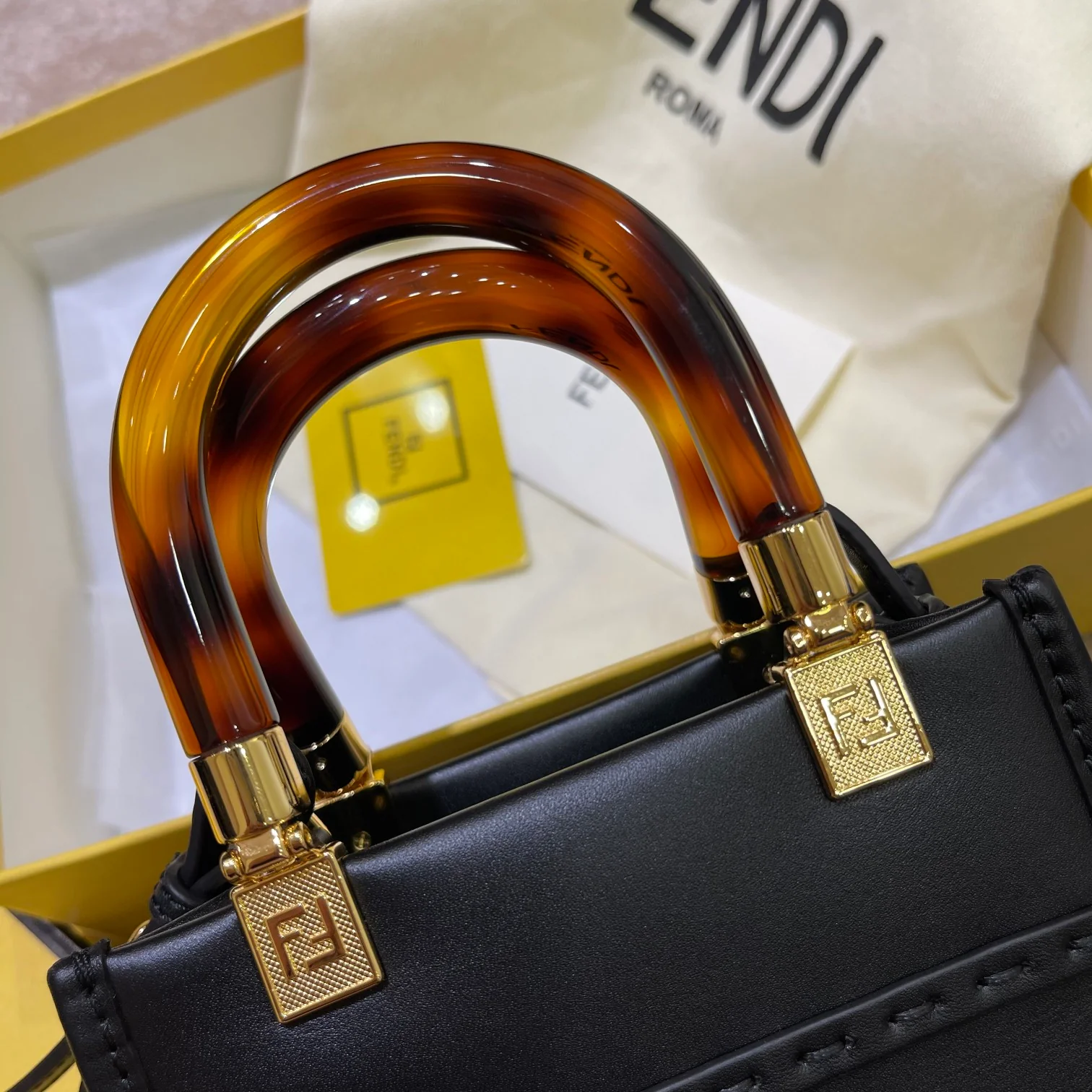 Сумка-тоут Fendi Sunshine - Мини - Черная
