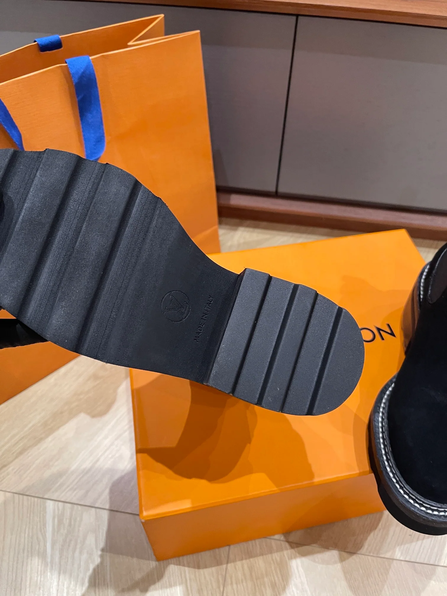 LV-2024 - Ботильоны на низком каблуке - Черные