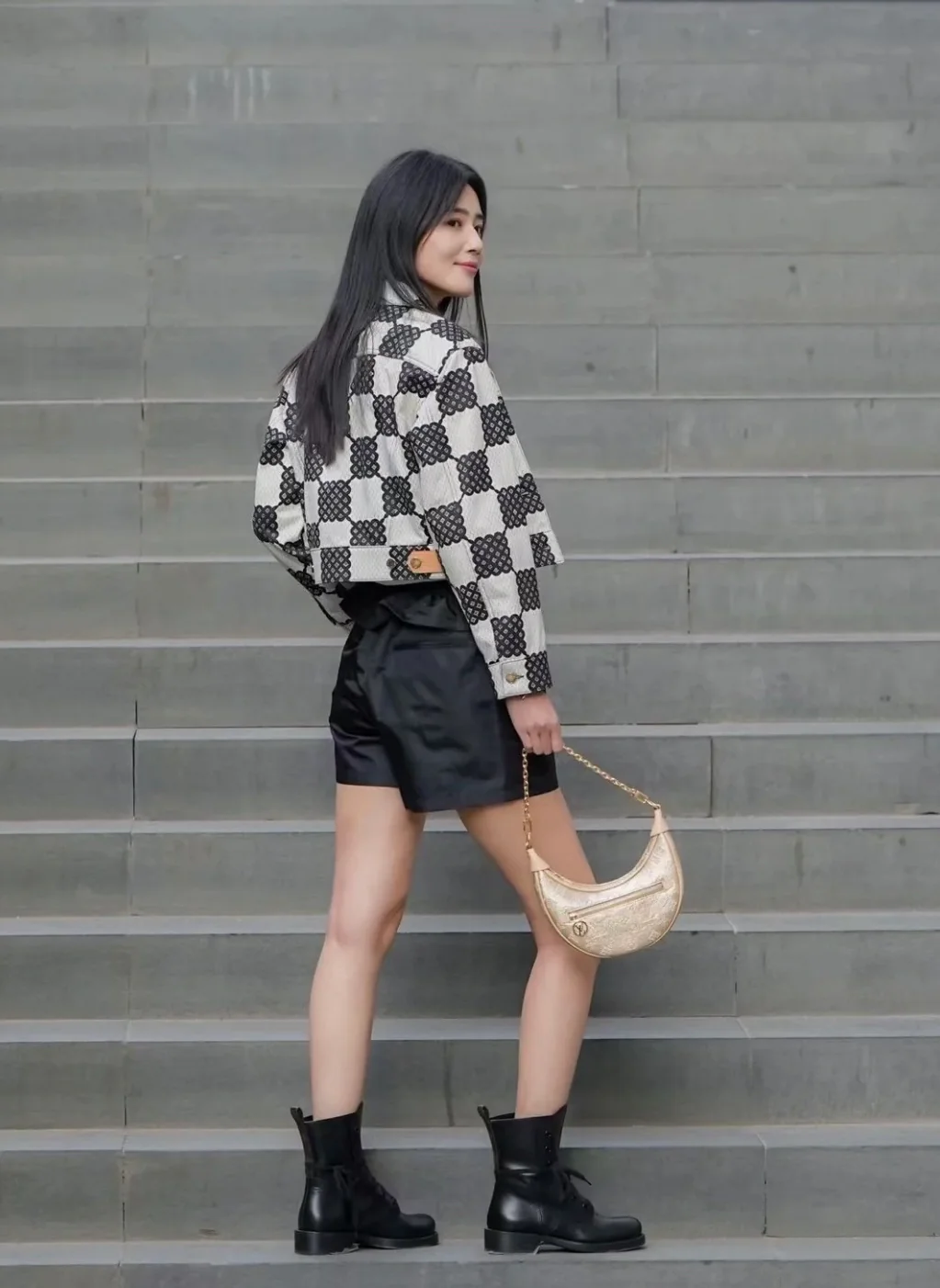 m22928-LV-loop baguette bag-gold-small