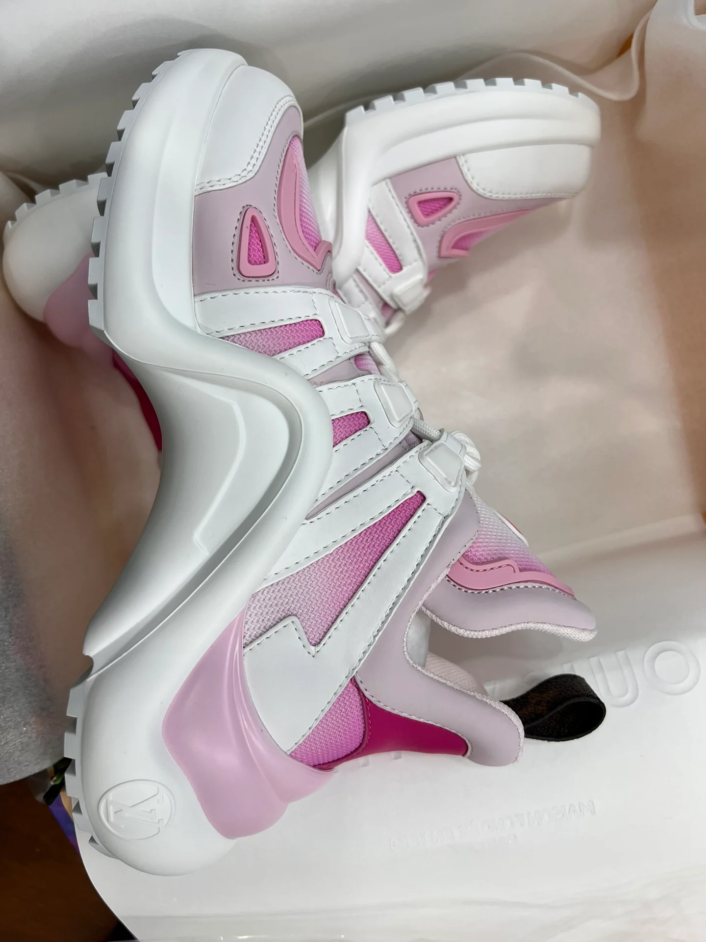 Серия LV-Archlight - Новые кроссовки для папы