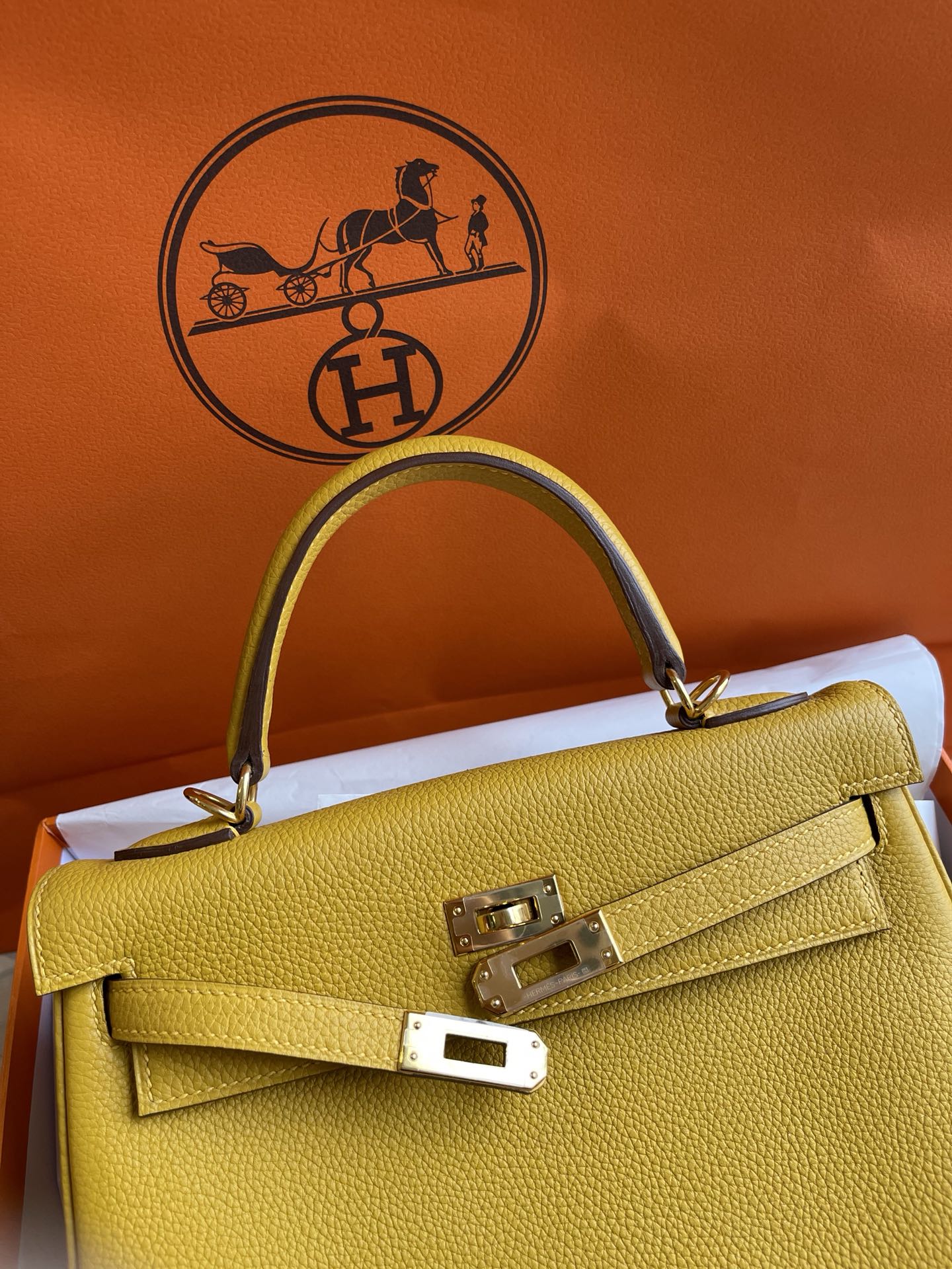 Пряжка Hermes Kelly 25 Togo 9D из янтарного желтого золота