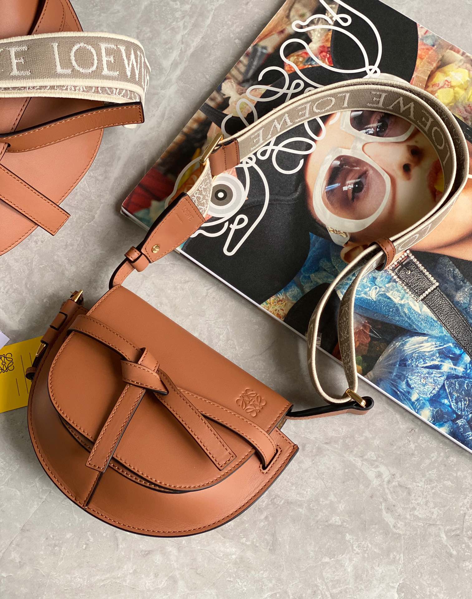 Сумка на два колеса Loewe Gate Dual Saddle Bag - Mini - Camel