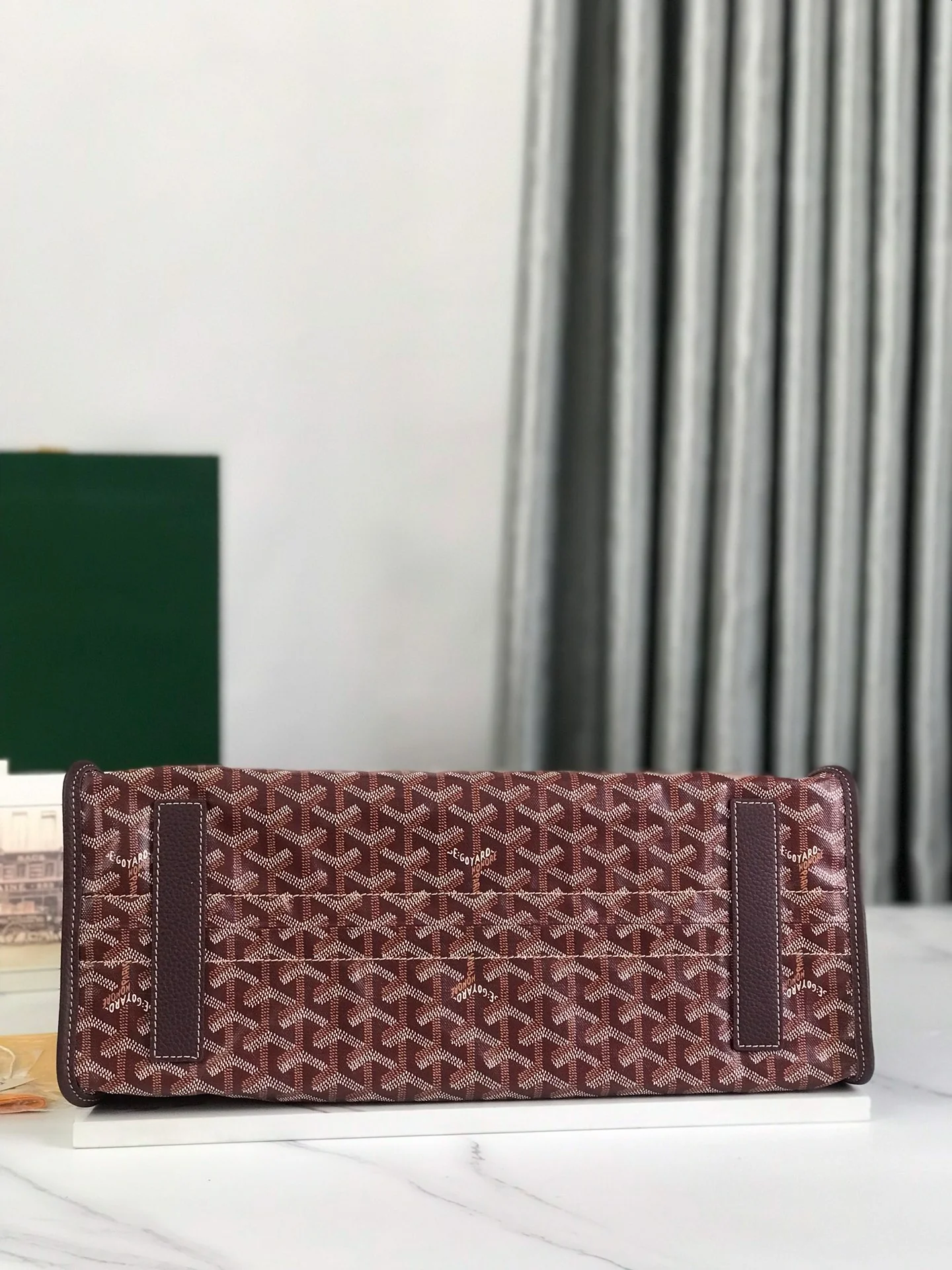 Маленькая складная холщовая сумка Goyard - бордовая.
