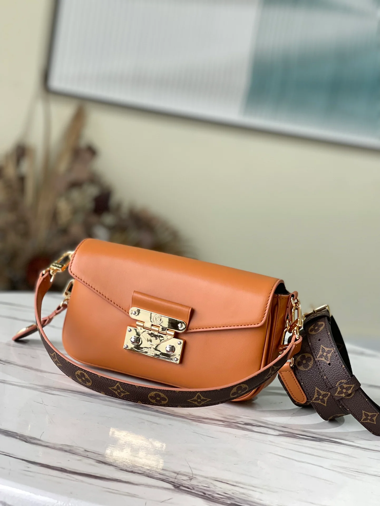 m20396-LV-2022-Показ мод весна/лето-Swing-Сумка-Карамель