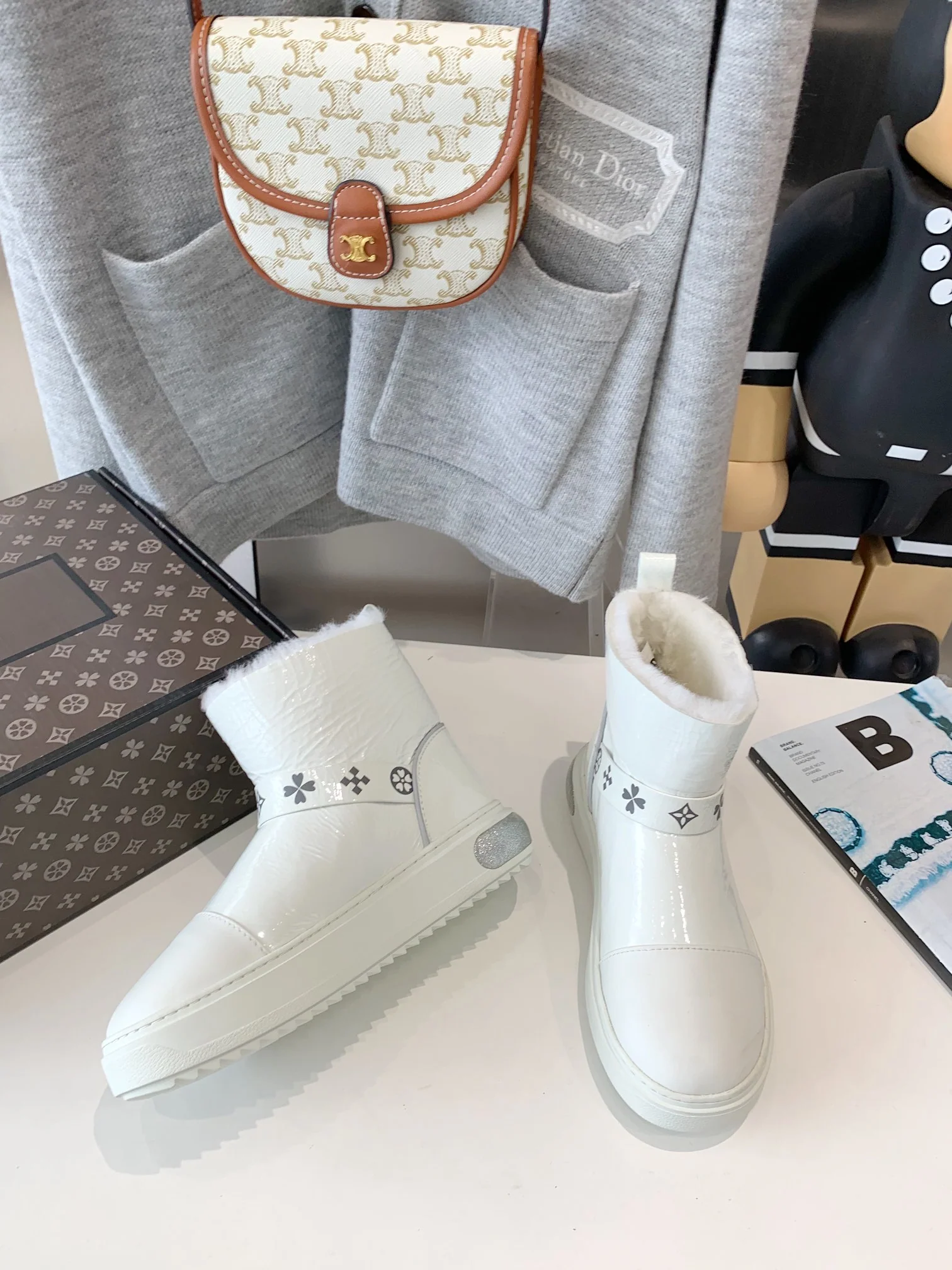 Снежные ботинки LV