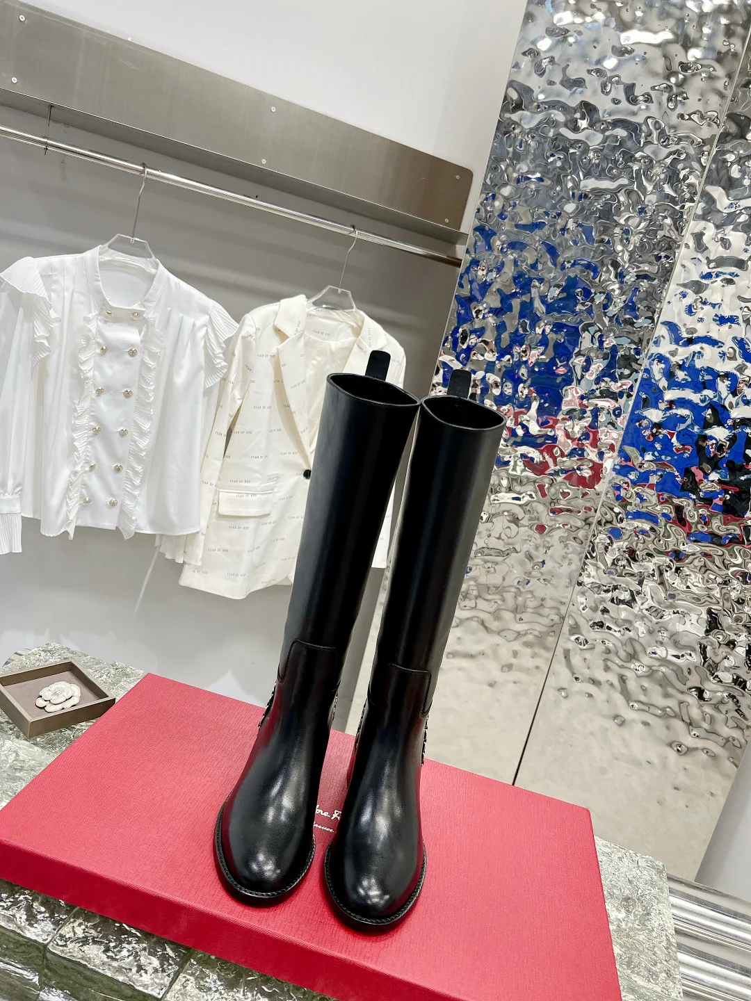 Salvatore Ferragamo - Коллекция 22 Runway - Высокие сапоги