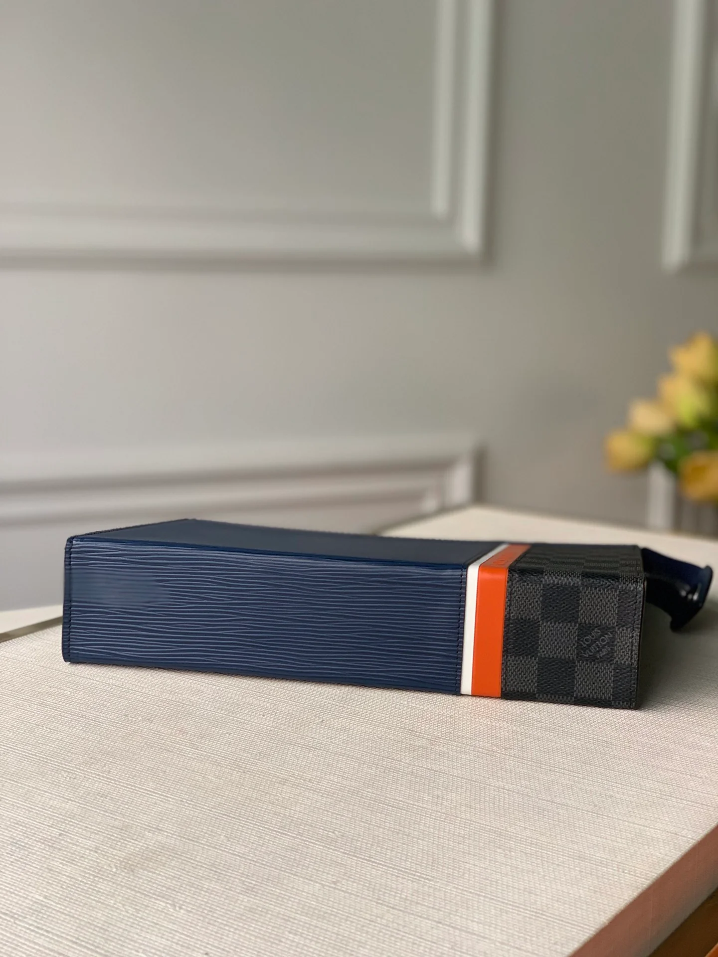 lv-m56828-pochette-voyage-средний клатч