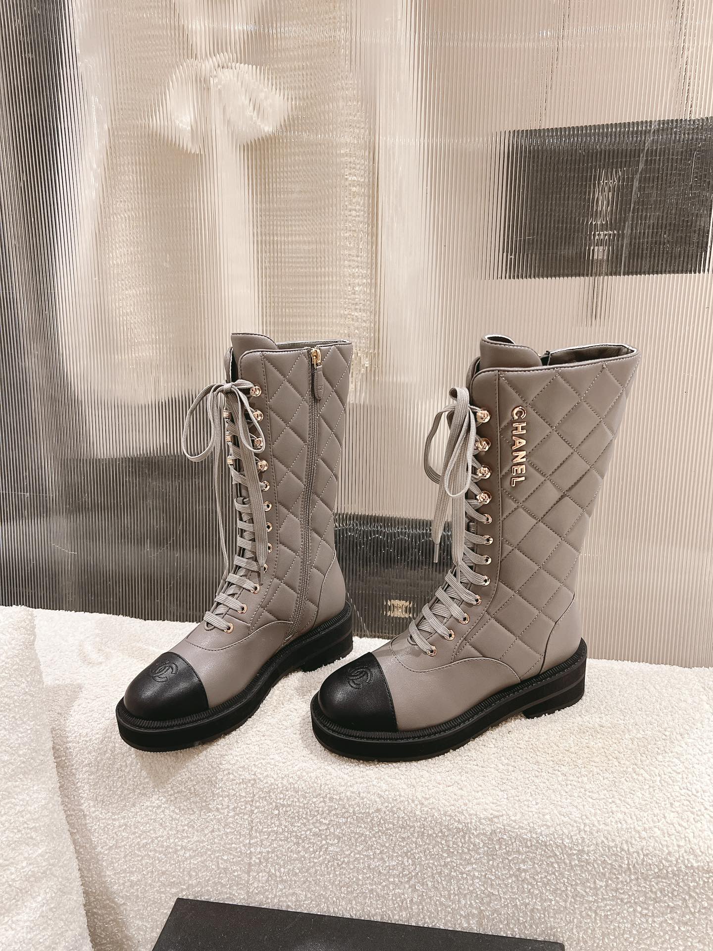 Ботинки Chanel 2024 в клетку с цветовыми блоками - кофейно-коричневый