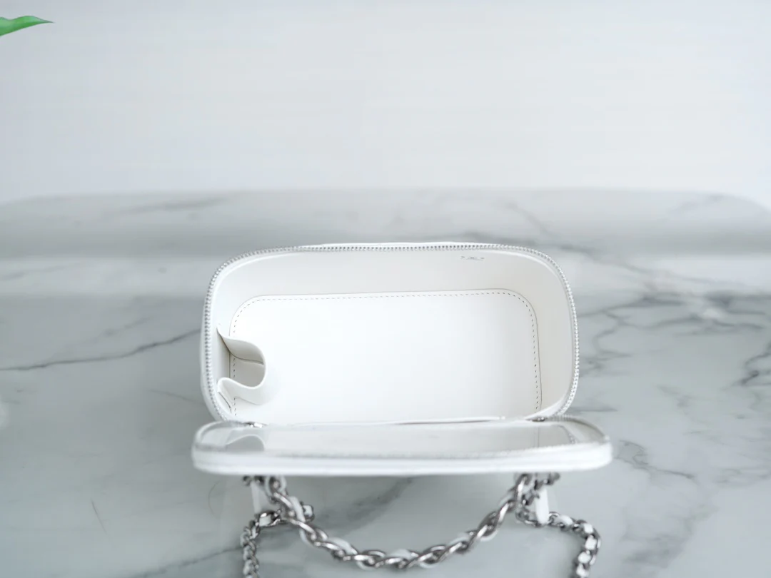 Chanel - Длинная сумка-коробка - Белая