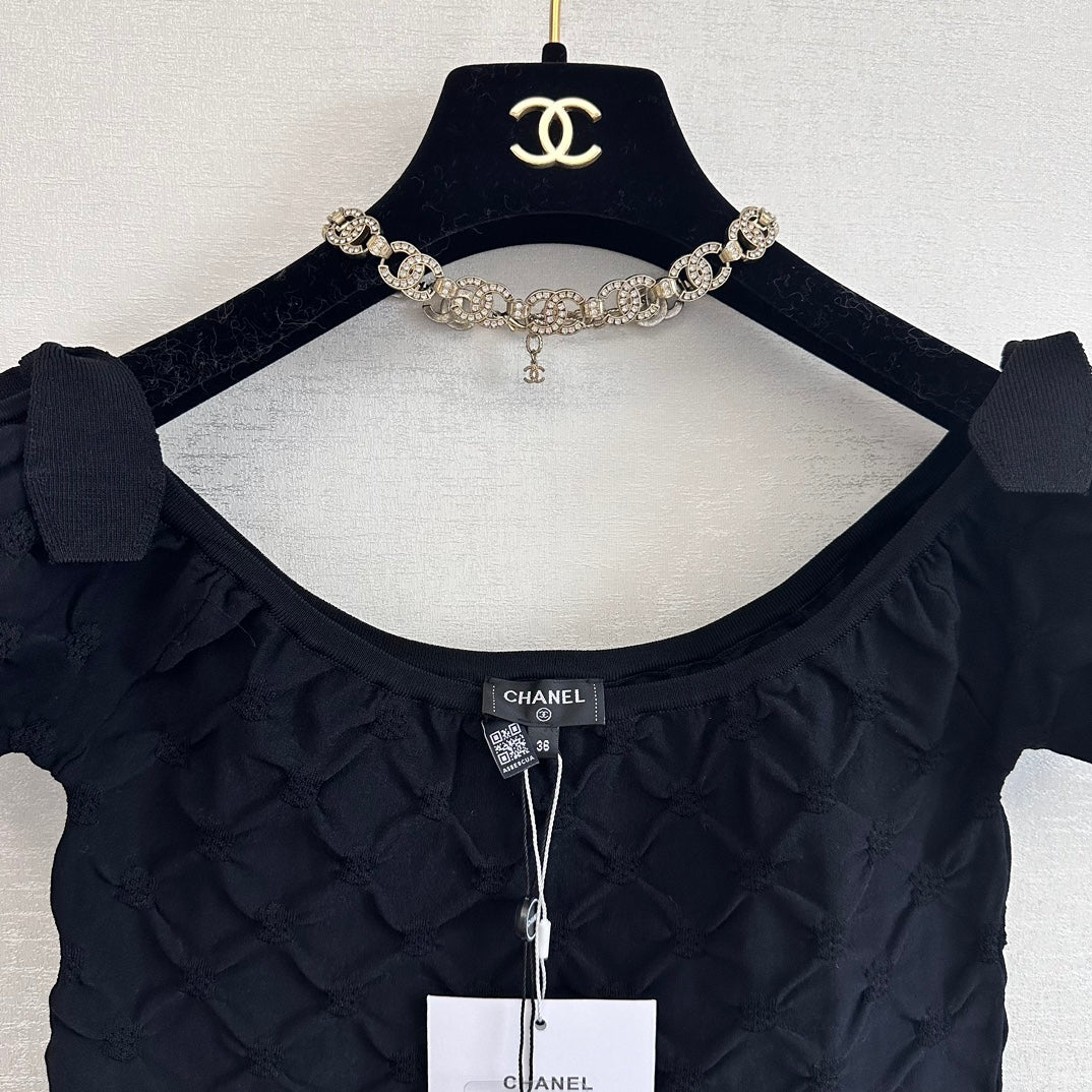 Вязаный топ Chanel 2403 с открытыми плечами - черный