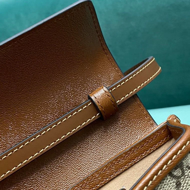 Замок Gucci 18-5-11 см