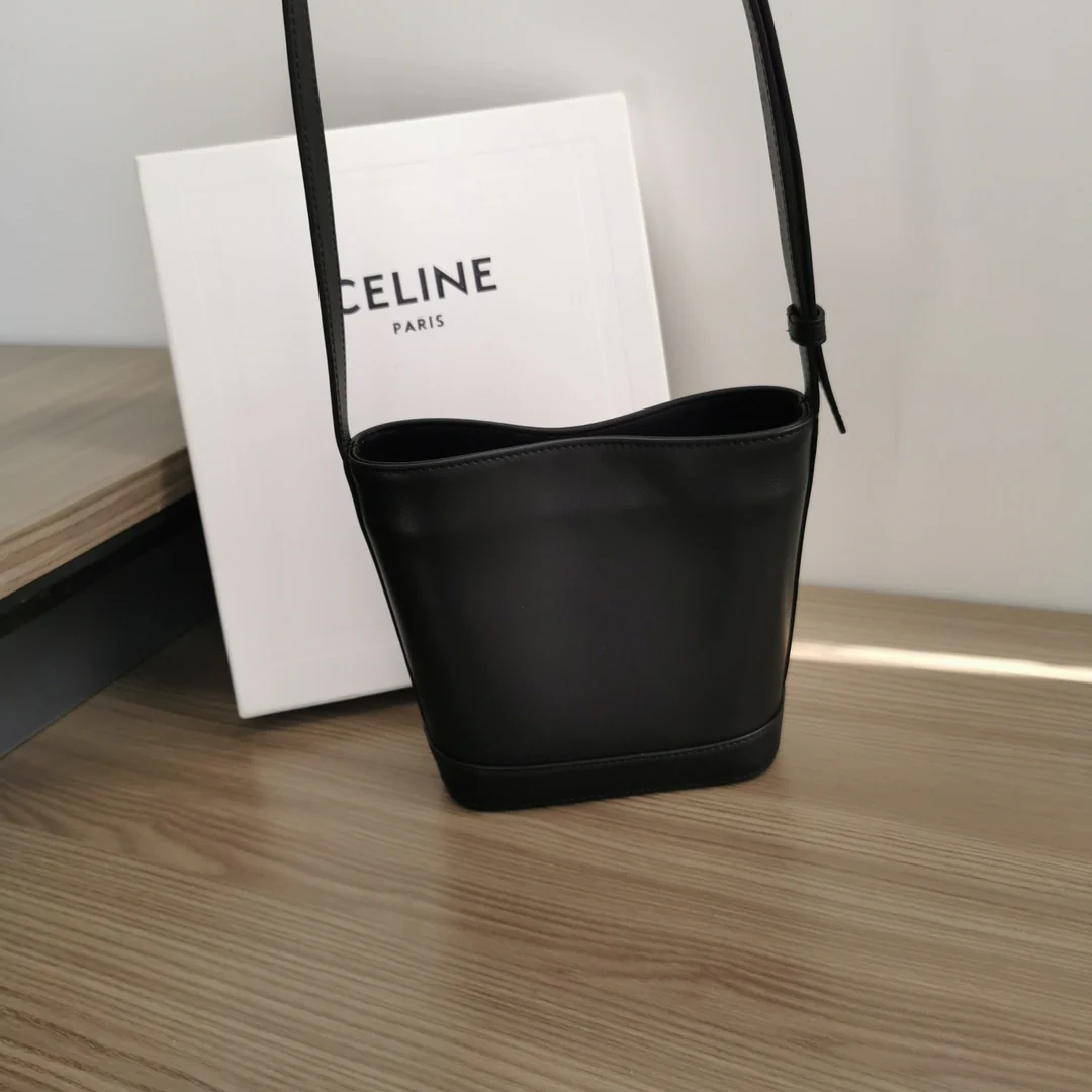 Сумка-ведро Celine с тиснением - Мини - Черная