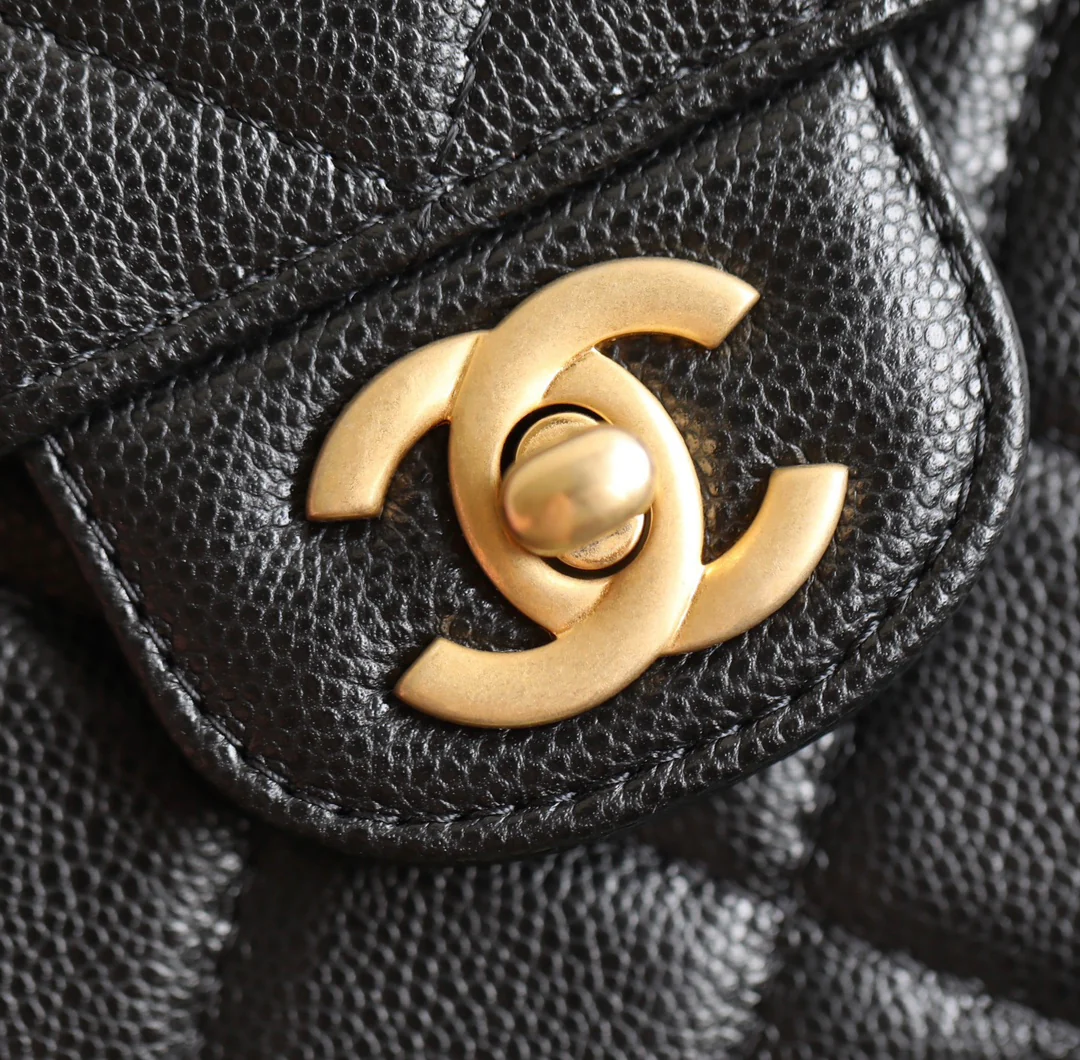 Сумка Chanel Medium Handle Flap Bag - черная