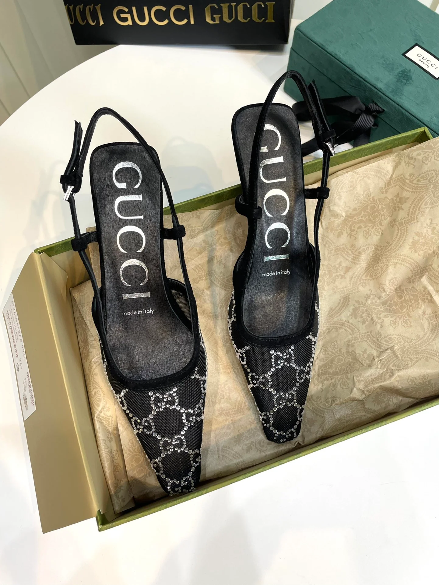 Gucci - Черные туфли на каблуке с монограммой, британский дизайн.