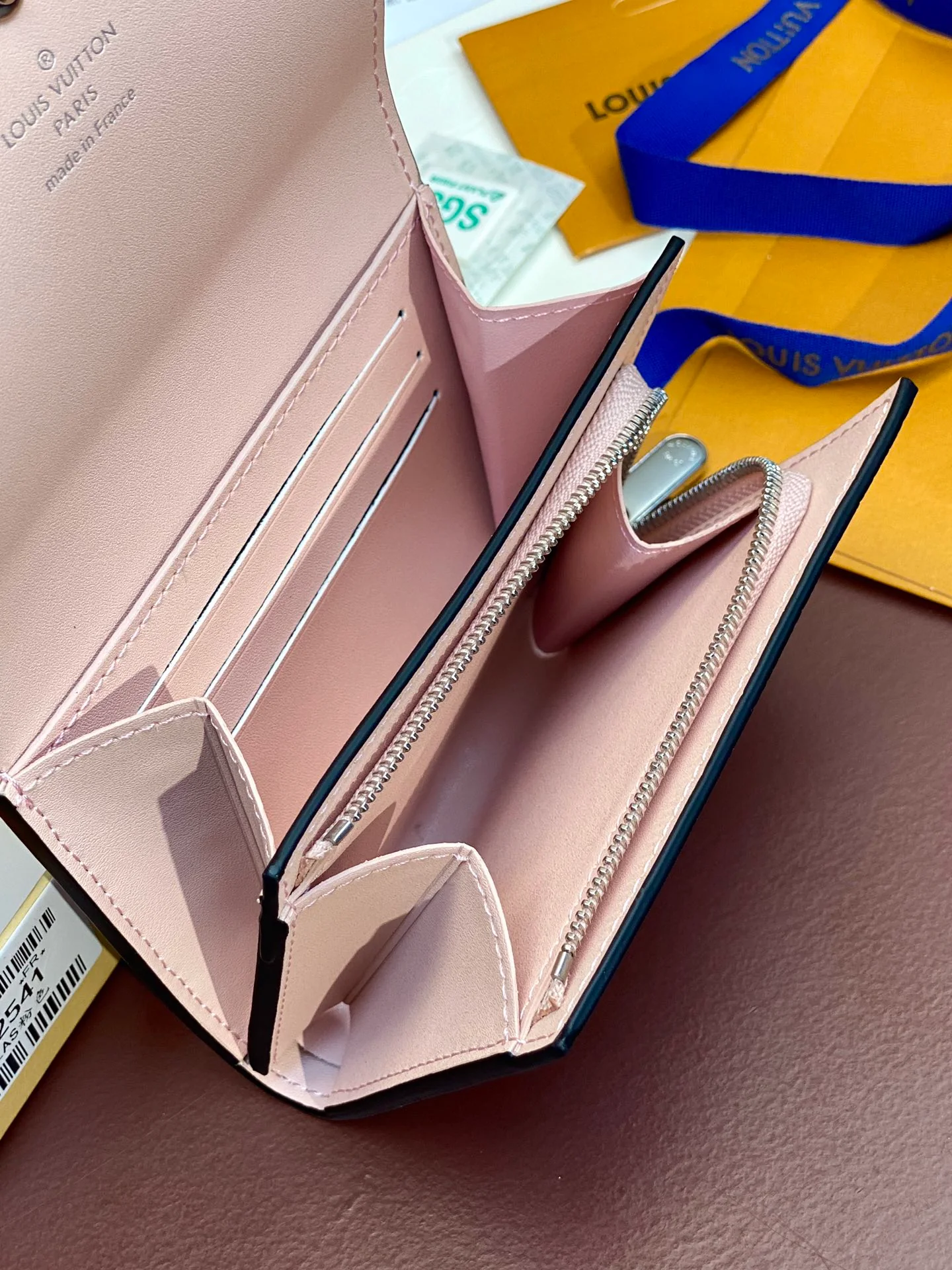 LV-m62541-iris-compact wallet-pink