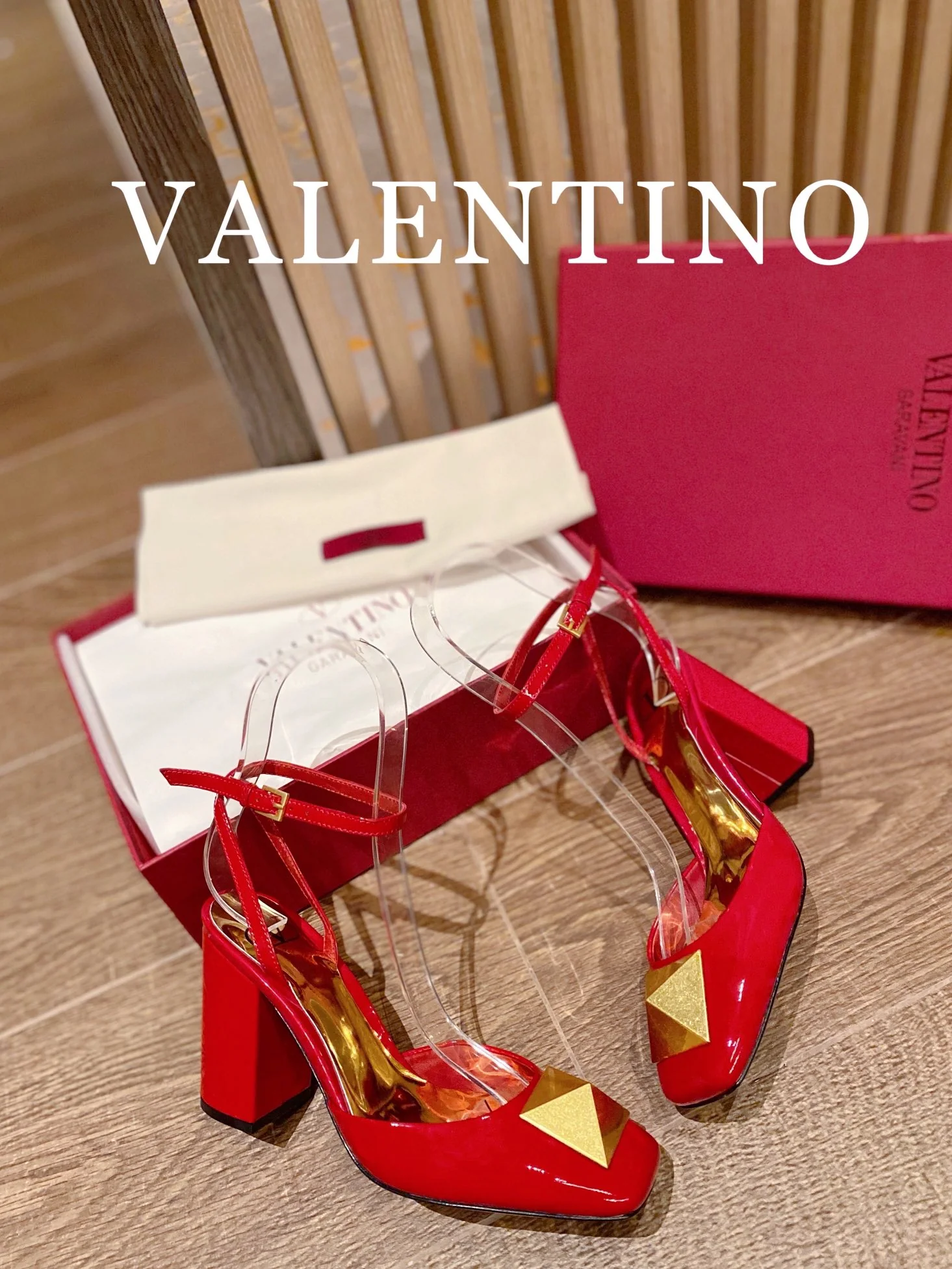 Valentino - Красные туфли на массивном квадратном каблуке