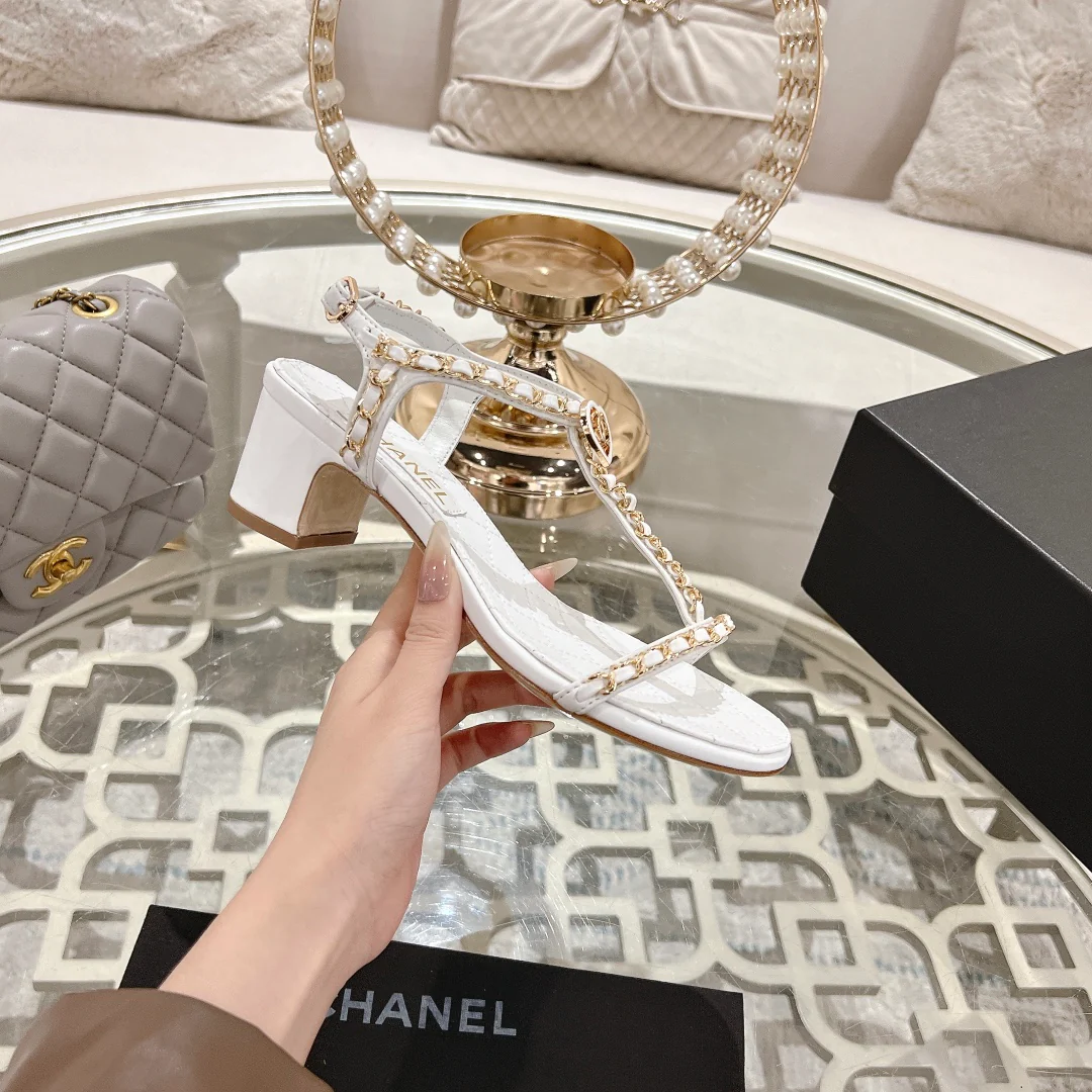 Босоножки Chanel 2024 на высоком каблуке 5 см - белые