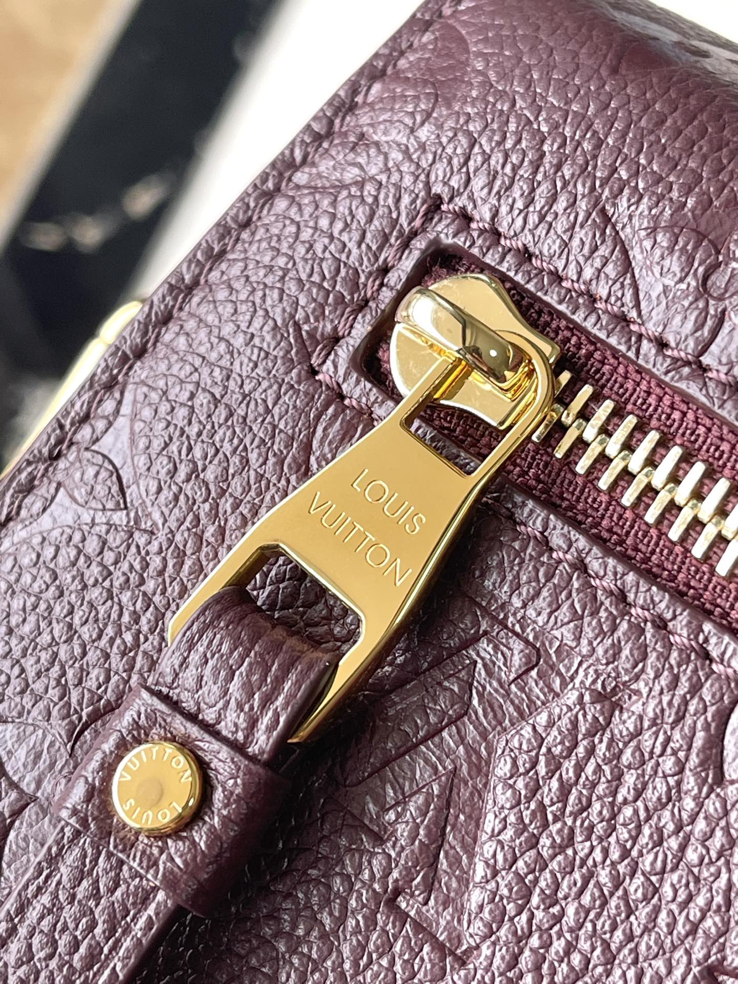 m46613-LV-Pochette-Metis-Classic с узором, кожа, винно-красный