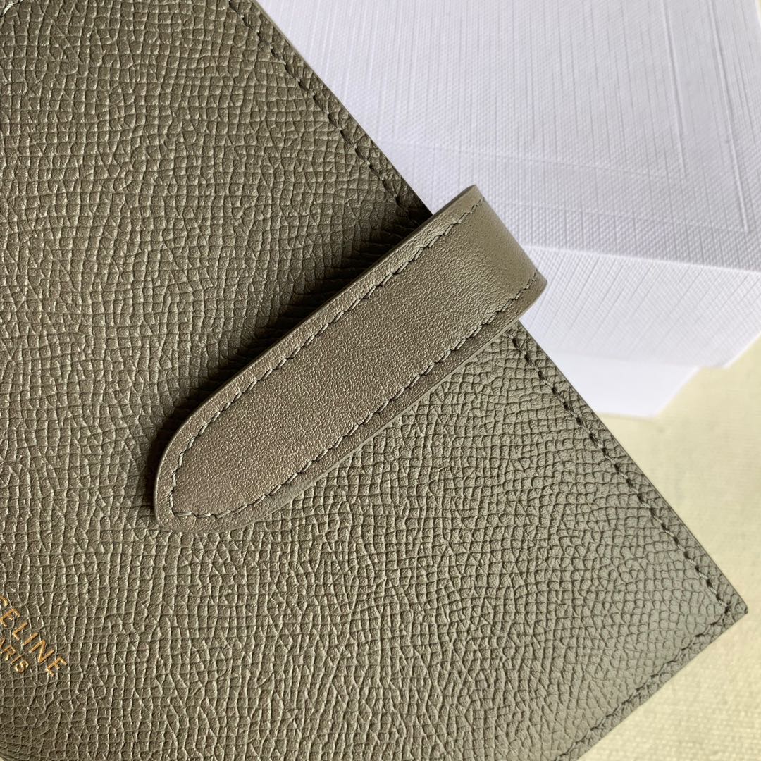 Celine-STRAP 粒面小牛皮钱包