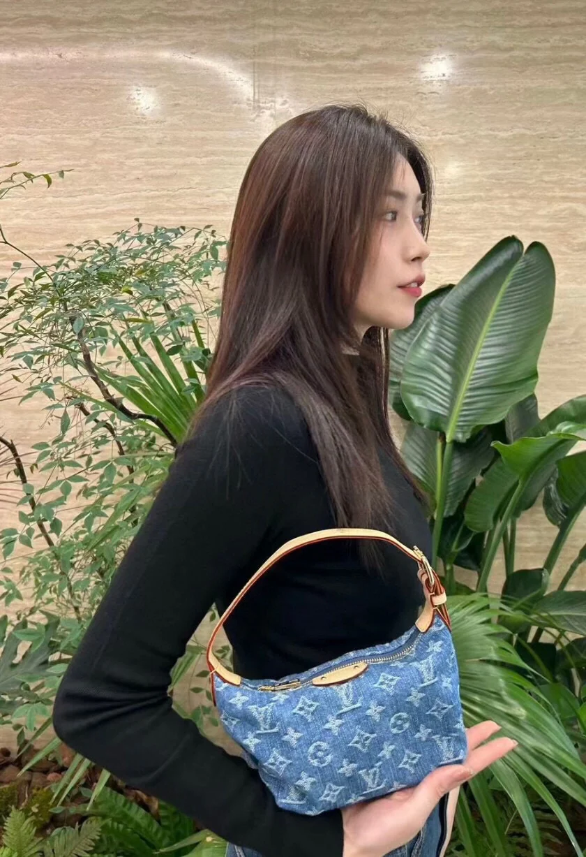 m82949-LV-hills-pochette джинсы-сумки подмышками