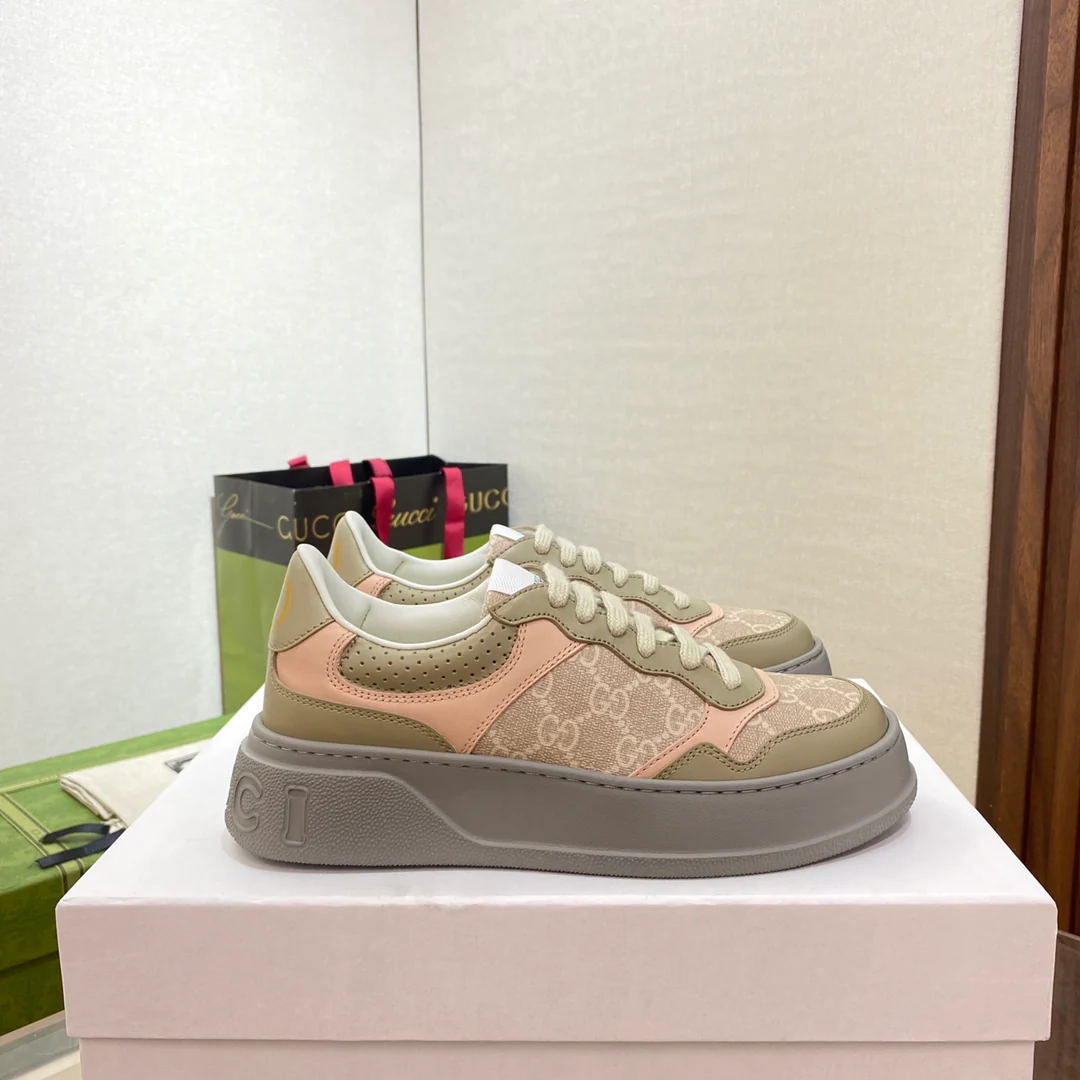Белые кроссовки на платформе Gucci - унисекс - розовато-серые