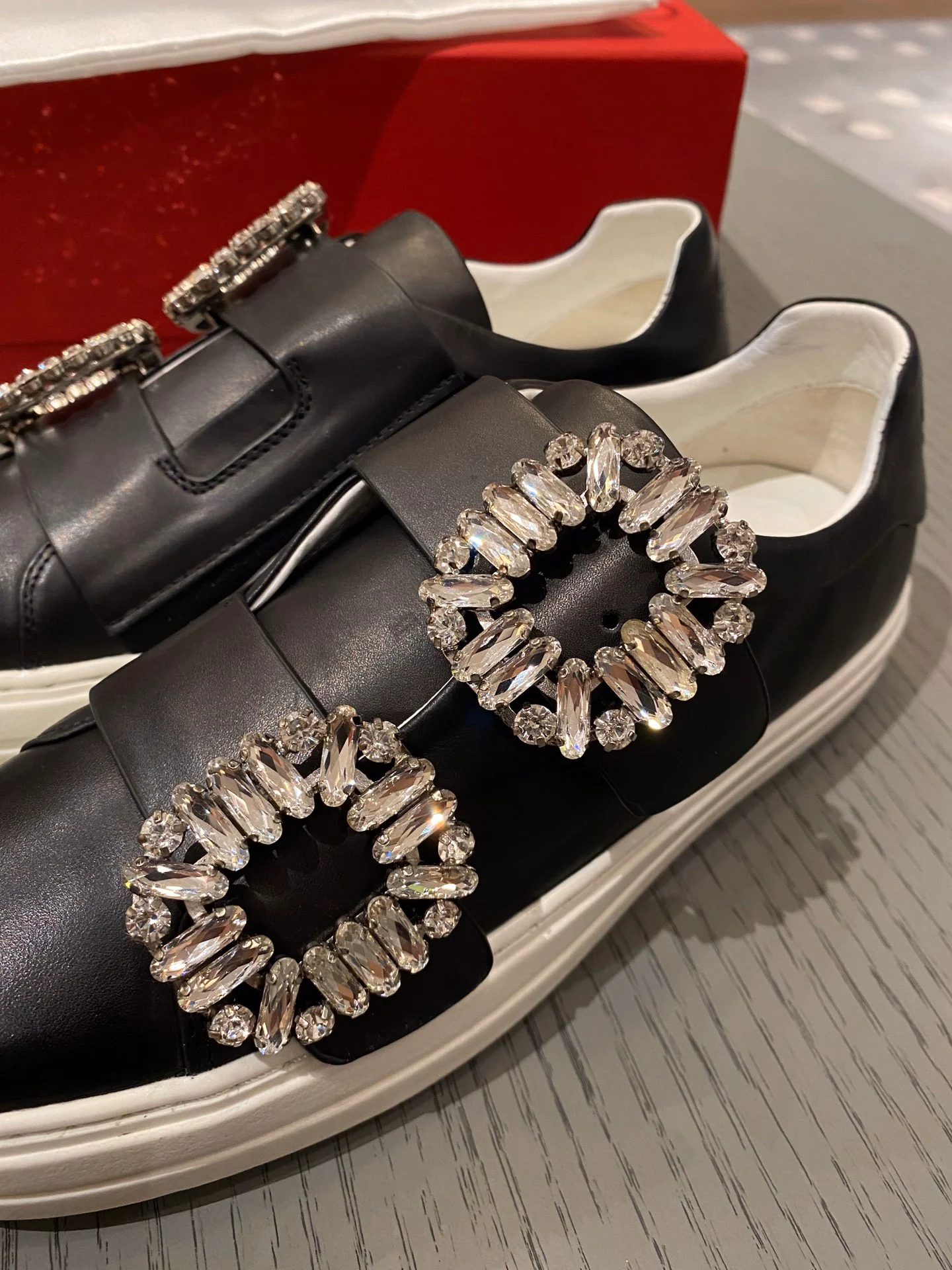 RV - Осенне-зимние лоферы с двумя пуговицами