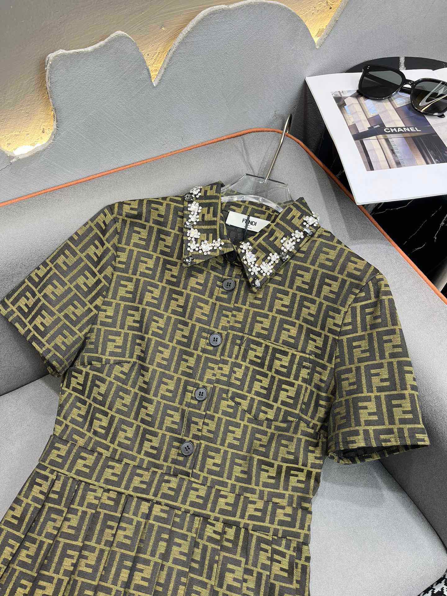 Fendi - 2403 - 24ss Весна/Лето Новое платье-рубашка