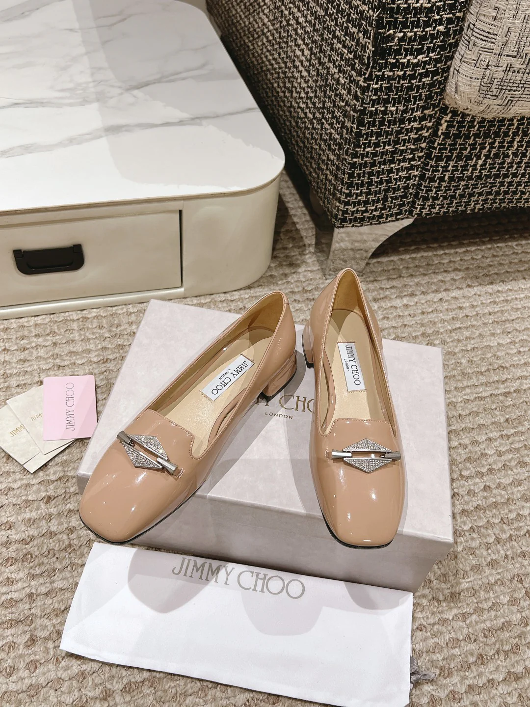 Туфли Jimmy Flat Toe — бежевые