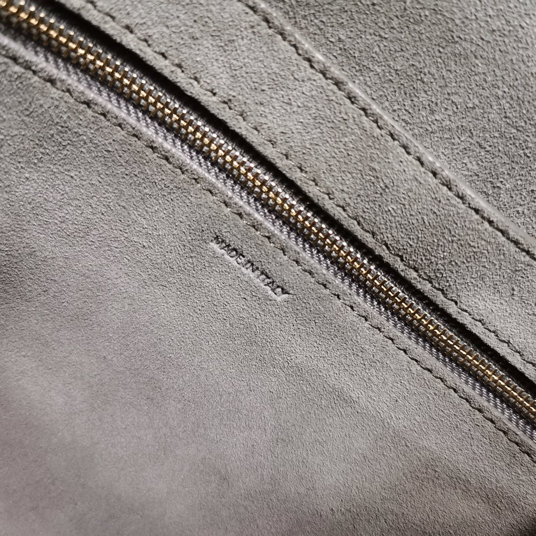 Celine-suau-sangle-large-grey