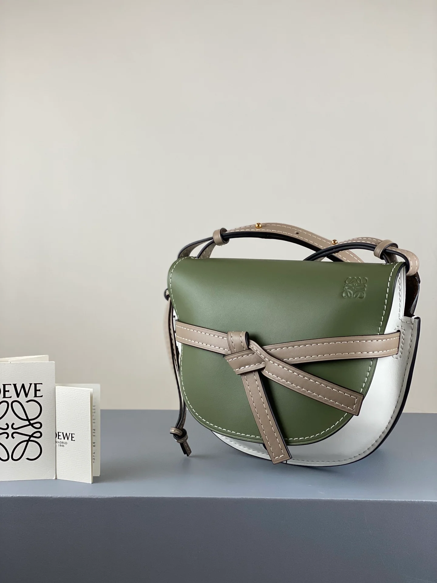 Loewe-gate-small-20x19x11-5-cm-8