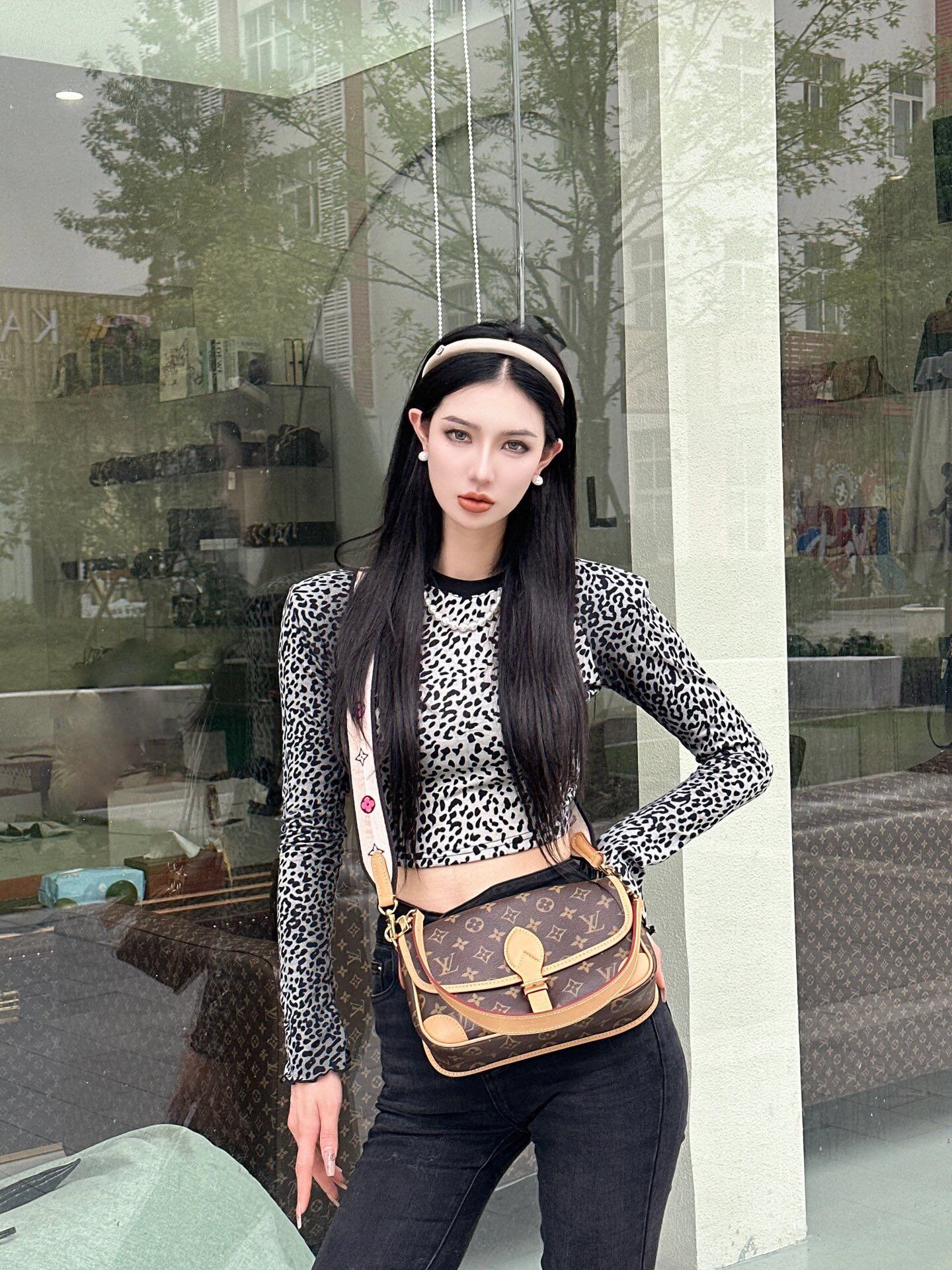 Сумка-багет m45985-LV-diane - наплечная/кроссбоди