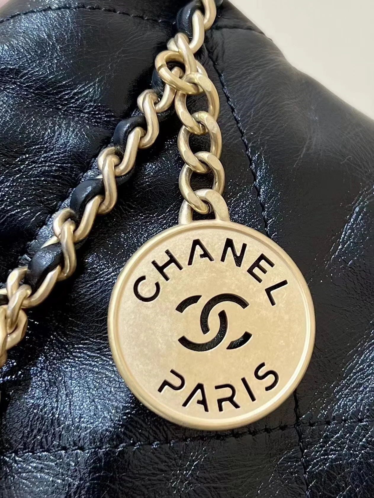 Сумка Chanel No. 22 - черная - двойная цепочка - жемчужная цепочка