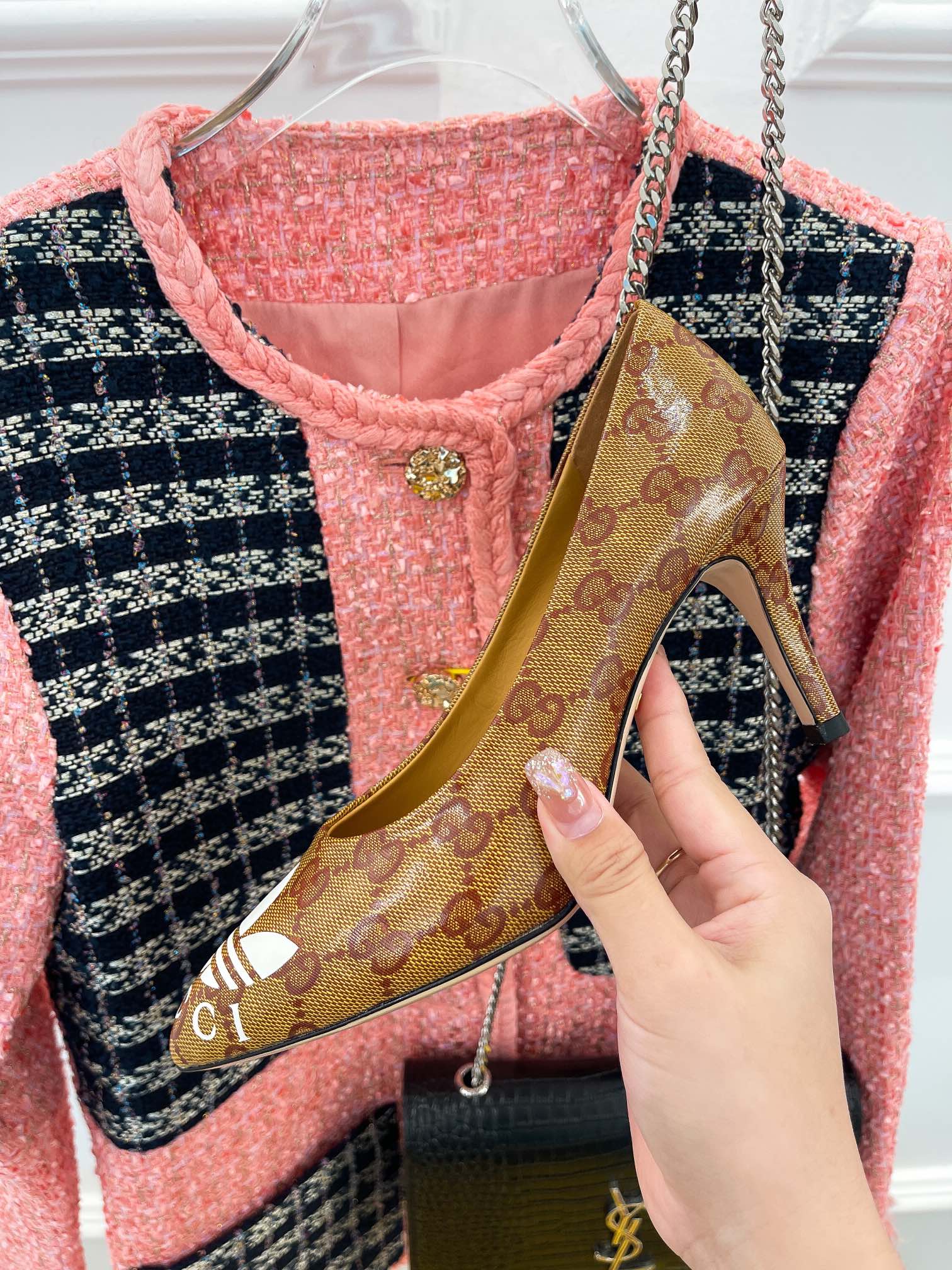 Новые поступления Gucci сезона начало осени 2022 — Туфли на высоком каблуке — Коллаборация — 1