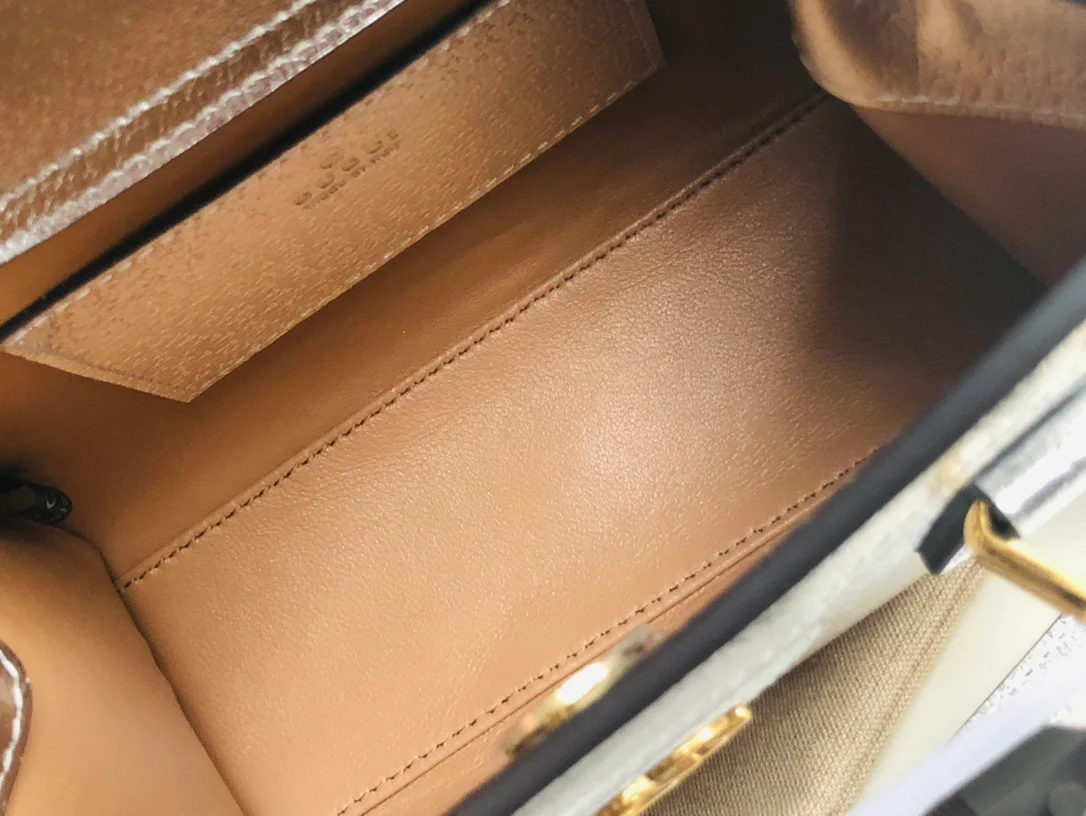 Сумка Gucci Bamboo, серебристая, 20x16x10 см.