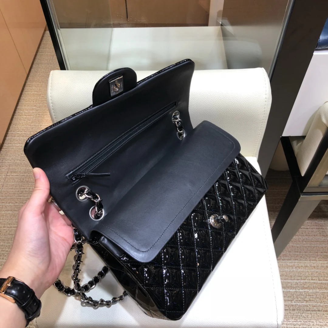 Сумка Chanel CF - лакированная кожа - серебряная цепочка - 25 см