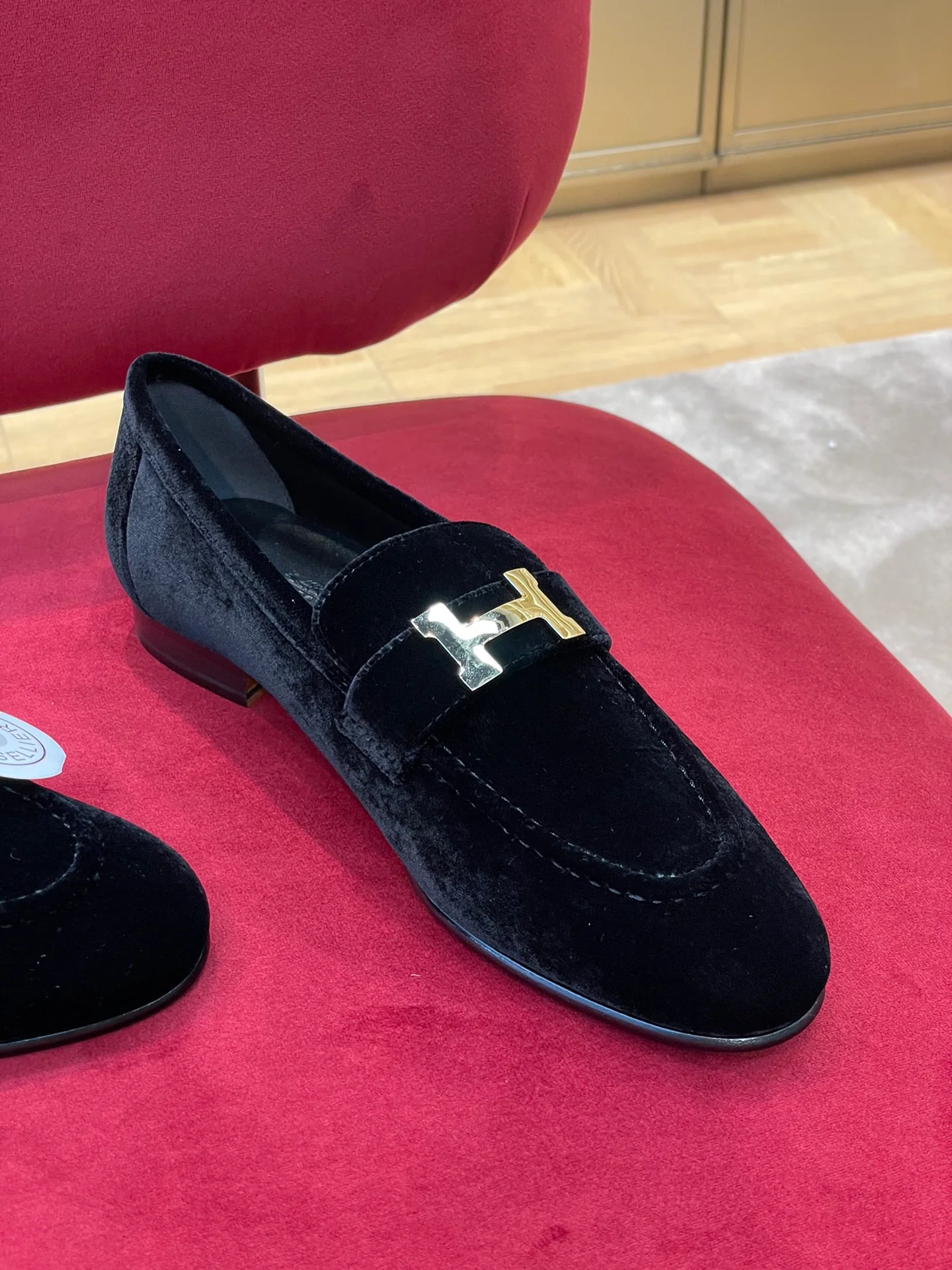 Бархатные лоферы Hermes с эмблемой H-Buck