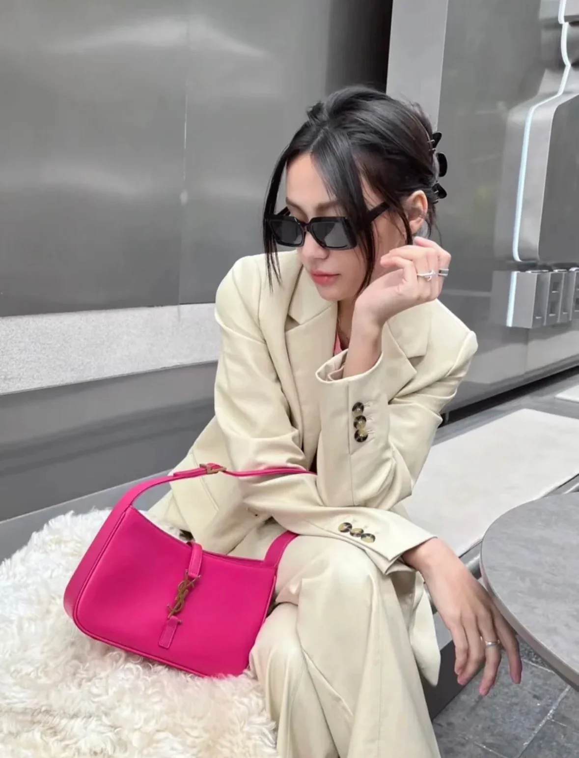 Кожаная сумка через плечо YSL Le 5 A 7 - розовая