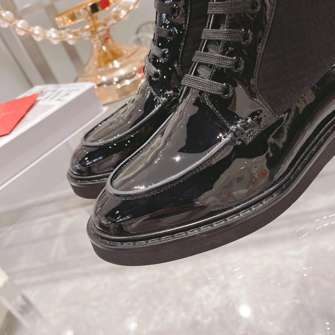 Тканевые ботинки Martin средней высоты, британского стиля, черные.