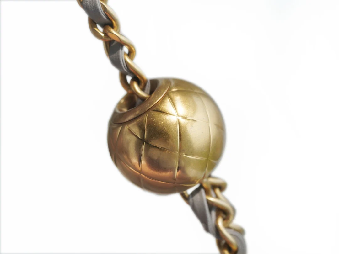 Мини-кювета Chanel CF Gold Ball - светло-серый