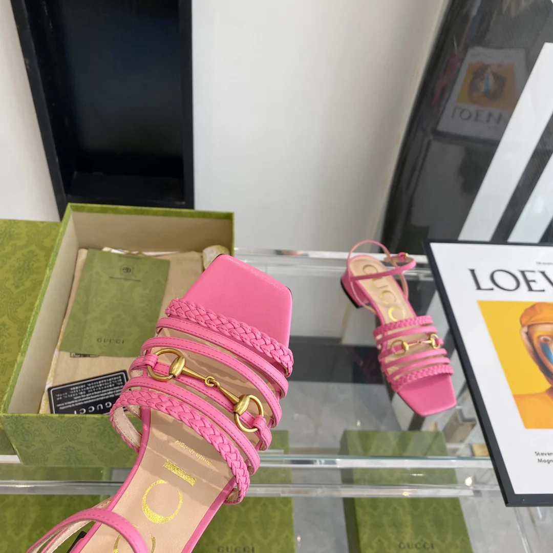 Босоножки Gucci на низком каблуке