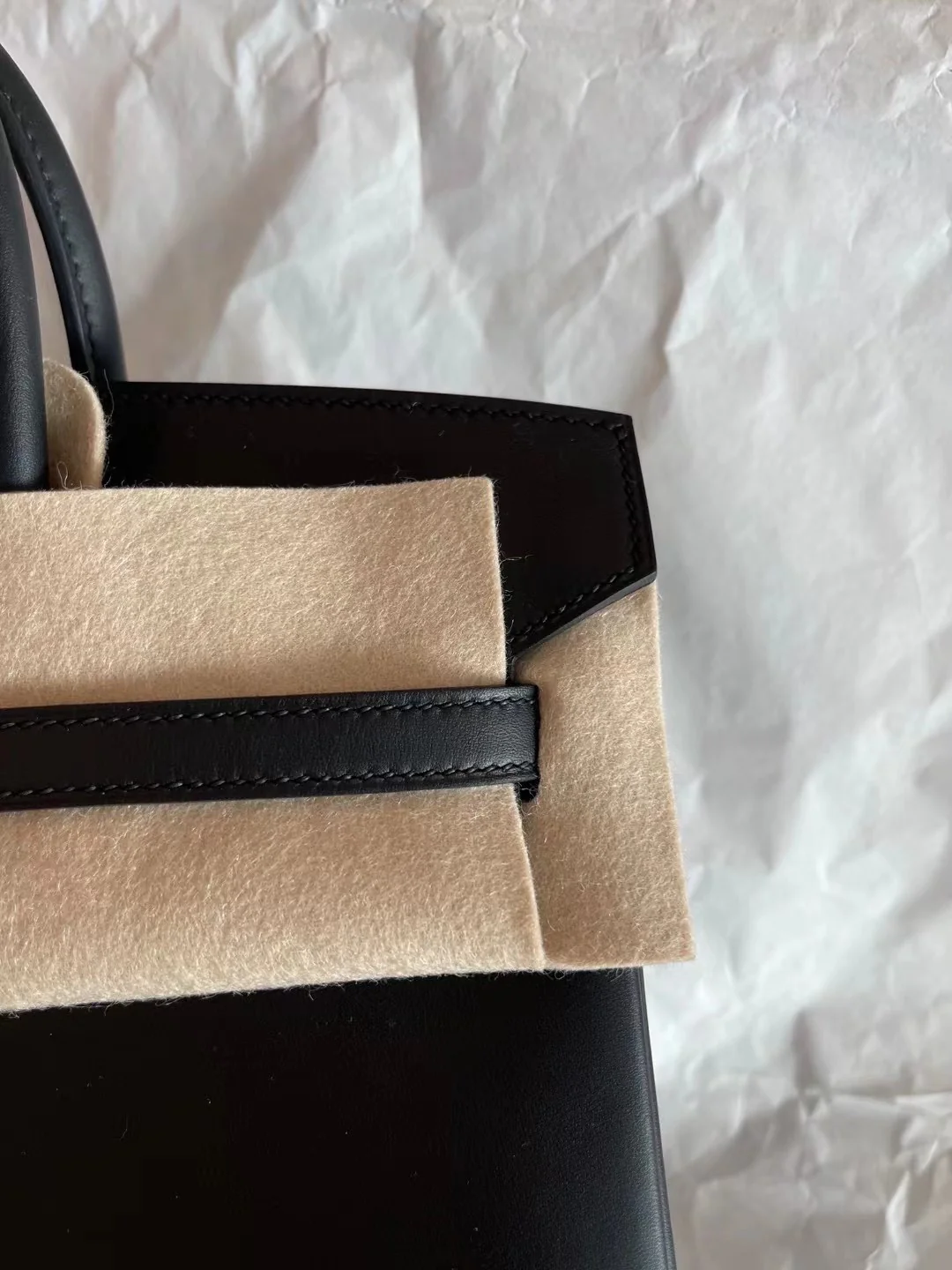 Сумка Hermes Birkin 25 Jonathan Black с серебряной пряжкой и U-образной гравировкой.