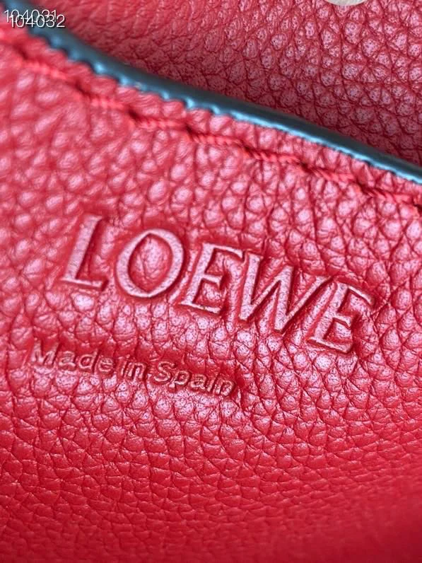 Сумка Loewe Triangle Bag, новая версия 2020 года, мягкая зернистая кожа, телячья кожа, 2 шт.