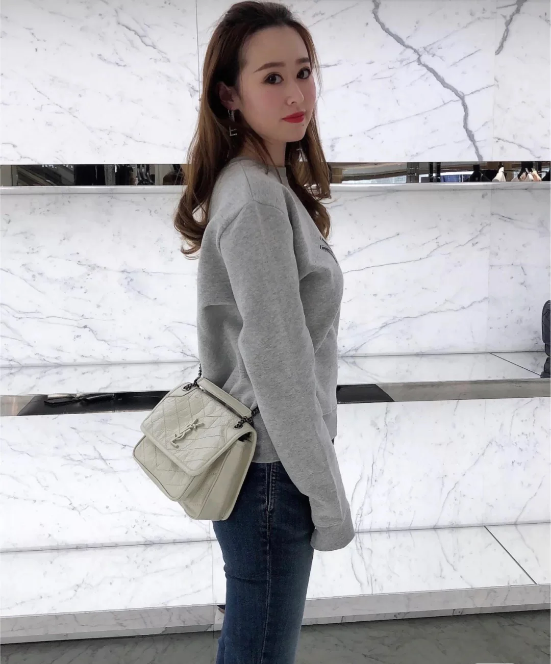 YSL - Маленькая модель Niki - Белая кожа, обработанная маслом, с белой пряжкой - D-образное кольцо