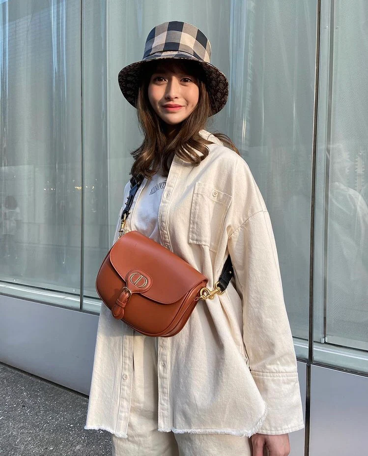 Широкие коричневые плечевые лямки Dior Bobby