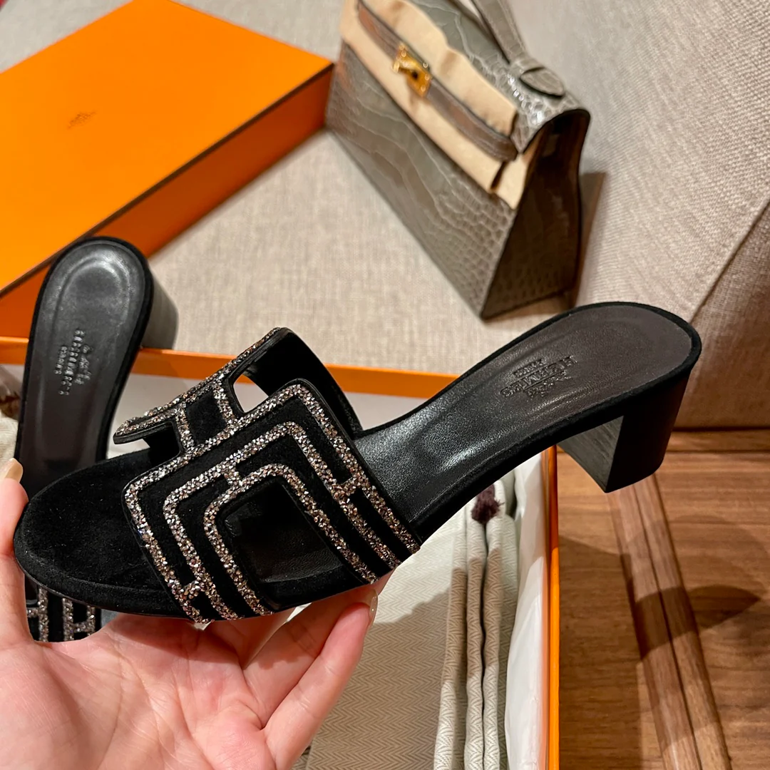 Босоножки Hermes-H на среднем каблуке с бриллиантовой гравировкой-5