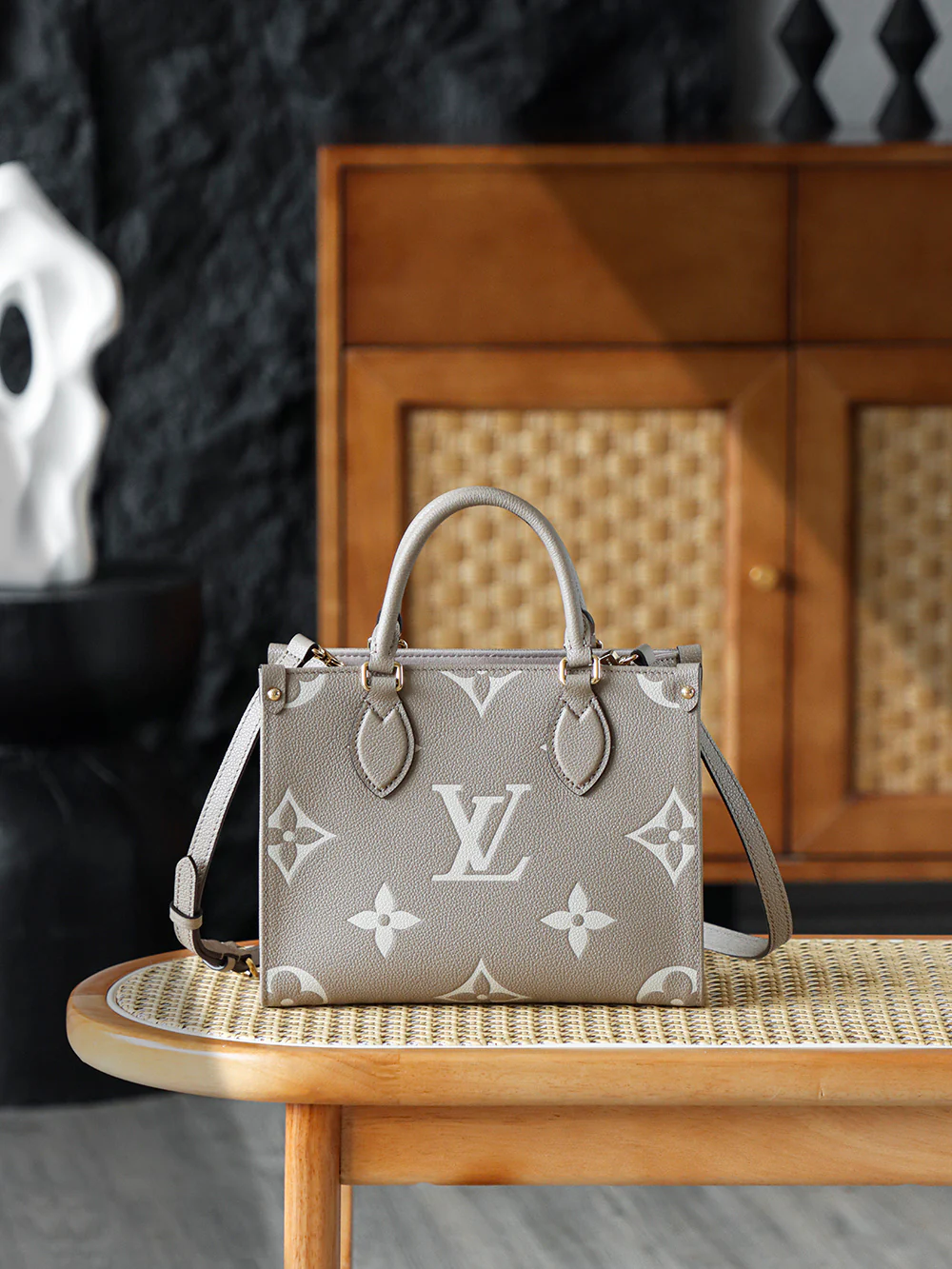 LV-m45779-onthego Маленький слоновий серый